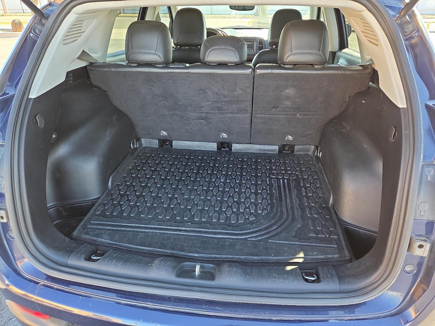 2019 Jazz Blue Pearlcoat - PBX /Black - X9 Jeep Compass Latitude FWD (3C4NJCBBXKT) with an 2.4L I-4 variable valve control, regular unleaded, engine with 180HP engine, located at 4711 Ave Q, Lubbock, TX, 79412, (806) 687-2362, 33.551304, -101.855293 - Photo#15