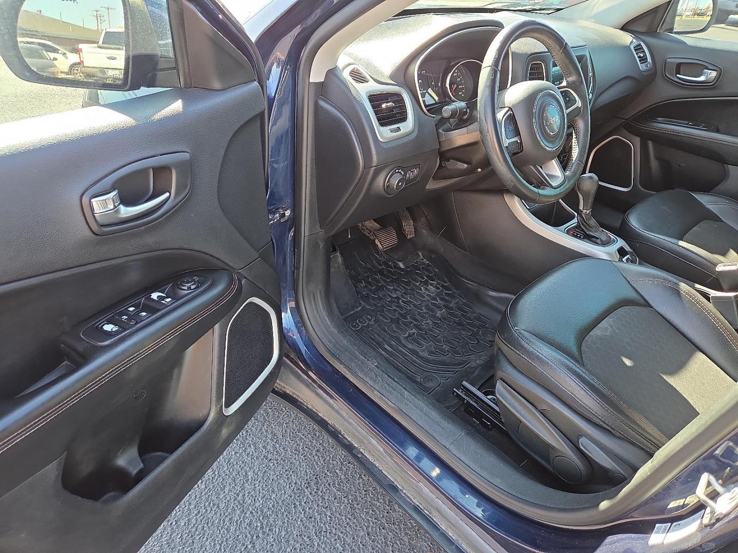 2019 Jazz Blue Pearlcoat - PBX /Black - X9 Jeep Compass Latitude FWD (3C4NJCBBXKT) with an 2.4L I-4 variable valve control, regular unleaded, engine with 180HP engine, located at 4711 Ave Q, Lubbock, TX, 79412, (806) 687-2362, 33.551304, -101.855293 - Photo#19