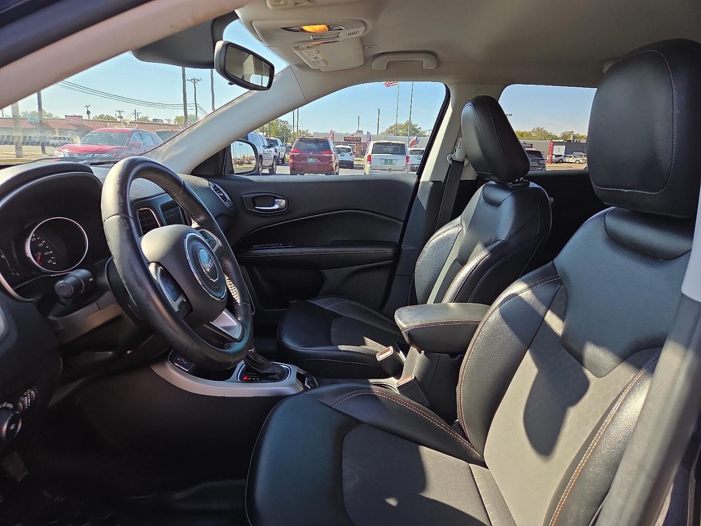 2019 Jazz Blue Pearlcoat - PBX /Black - X9 Jeep Compass Latitude FWD (3C4NJCBBXKT) with an 2.4L I-4 variable valve control, regular unleaded, engine with 180HP engine, located at 4711 Ave Q, Lubbock, TX, 79412, (806) 687-2362, 33.551304, -101.855293 - Photo#20