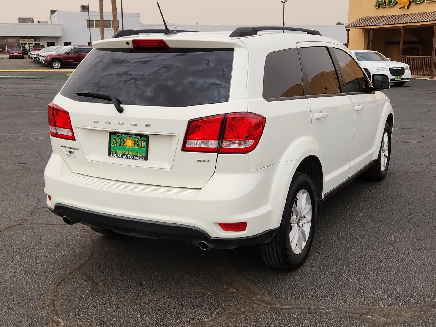 2017 Vice White - PW3 /Lt Frost Beige/Black - E5XL Dodge Journey SXT (3C4PDCBG6HT) with an ENGINE: 3.6L V6 24V VVT engine, located at 4711 Ave Q, Lubbock, TX, 79412, (806) 687-2362, 33.551304, -101.855293 - Photo#3