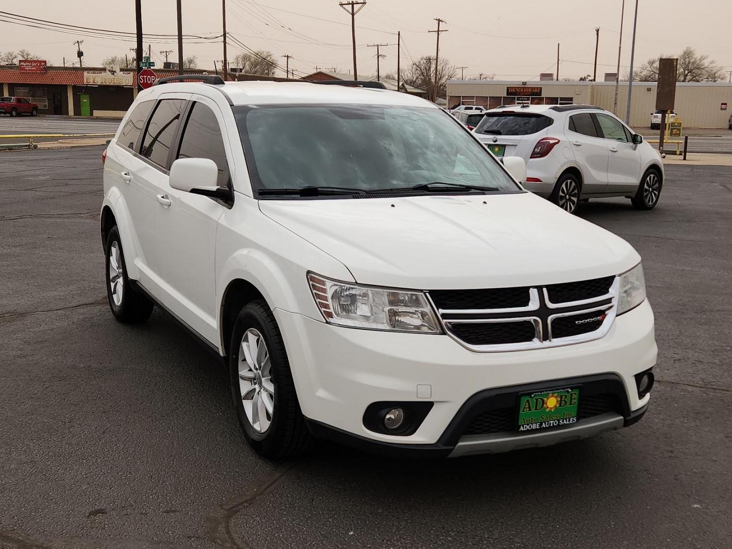 2017 Vice White - PW3 /Lt Frost Beige/Black - E5XL Dodge Journey SXT (3C4PDCBG6HT) with an ENGINE: 3.6L V6 24V VVT engine, located at 4711 Ave Q, Lubbock, TX, 79412, (806) 687-2362, 33.551304, -101.855293 - Photo#5