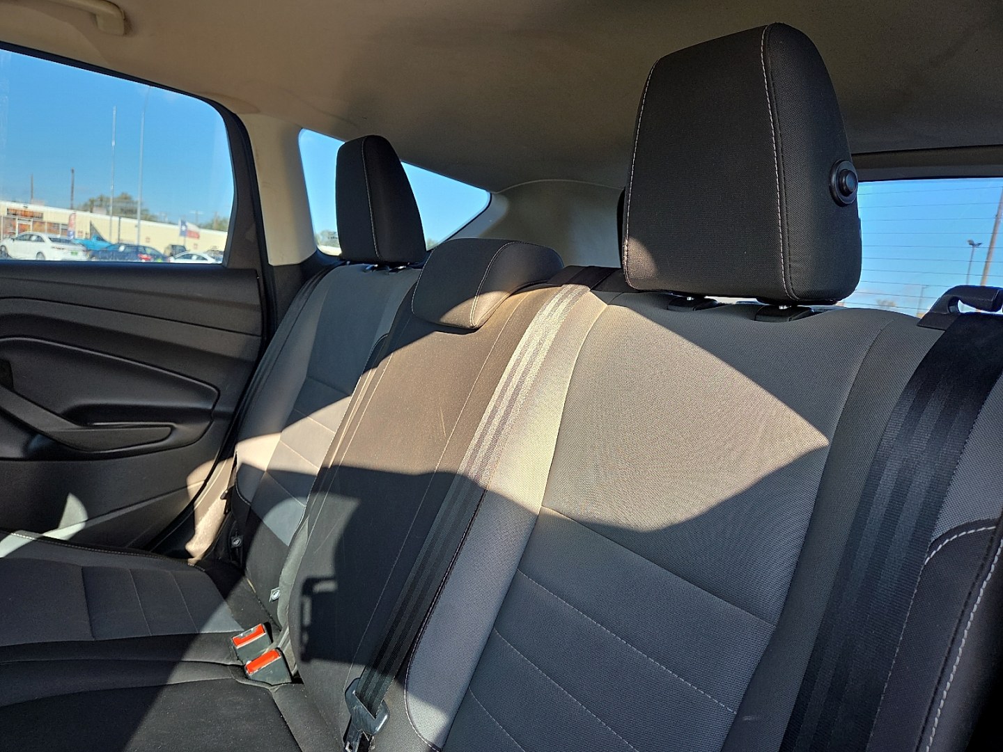 2018 Magnetic Metallic - J7 /Charcoal Black - 7B Ford Escape S (1FMCU0F77JU) with an Duratec 2.5L I-4 DOHC, iVCT variable valve control, regular gasoline, engine with 168HP engine, located at 4711 Ave Q, Lubbock, TX, 79412, (806) 687-2362, 33.551304, -101.855293- Photo#15