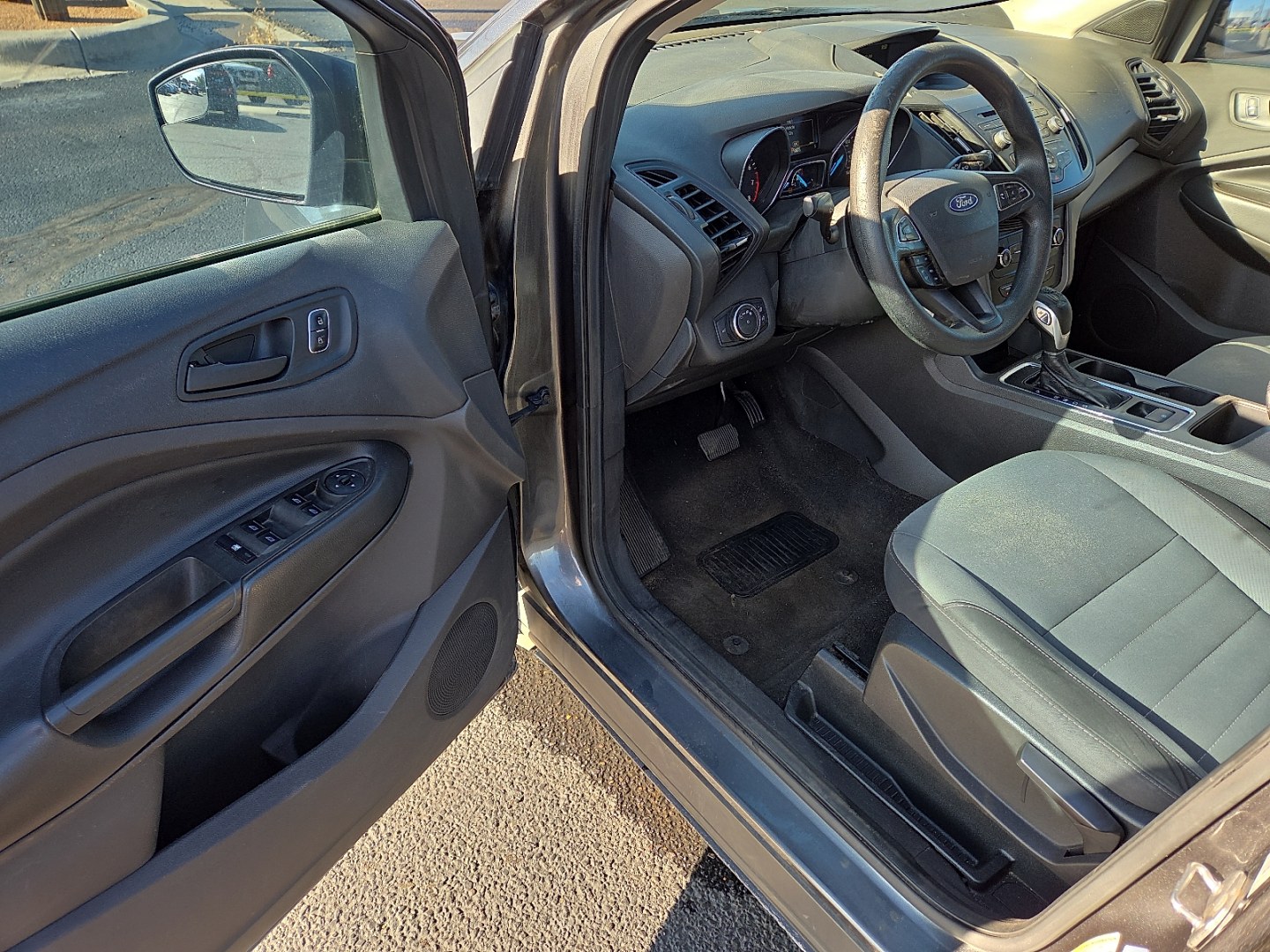 2018 Magnetic Metallic - J7 /Charcoal Black - 7B Ford Escape S (1FMCU0F77JU) with an Duratec 2.5L I-4 DOHC, iVCT variable valve control, regular gasoline, engine with 168HP engine, located at 4711 Ave Q, Lubbock, TX, 79412, (806) 687-2362, 33.551304, -101.855293- Photo#16