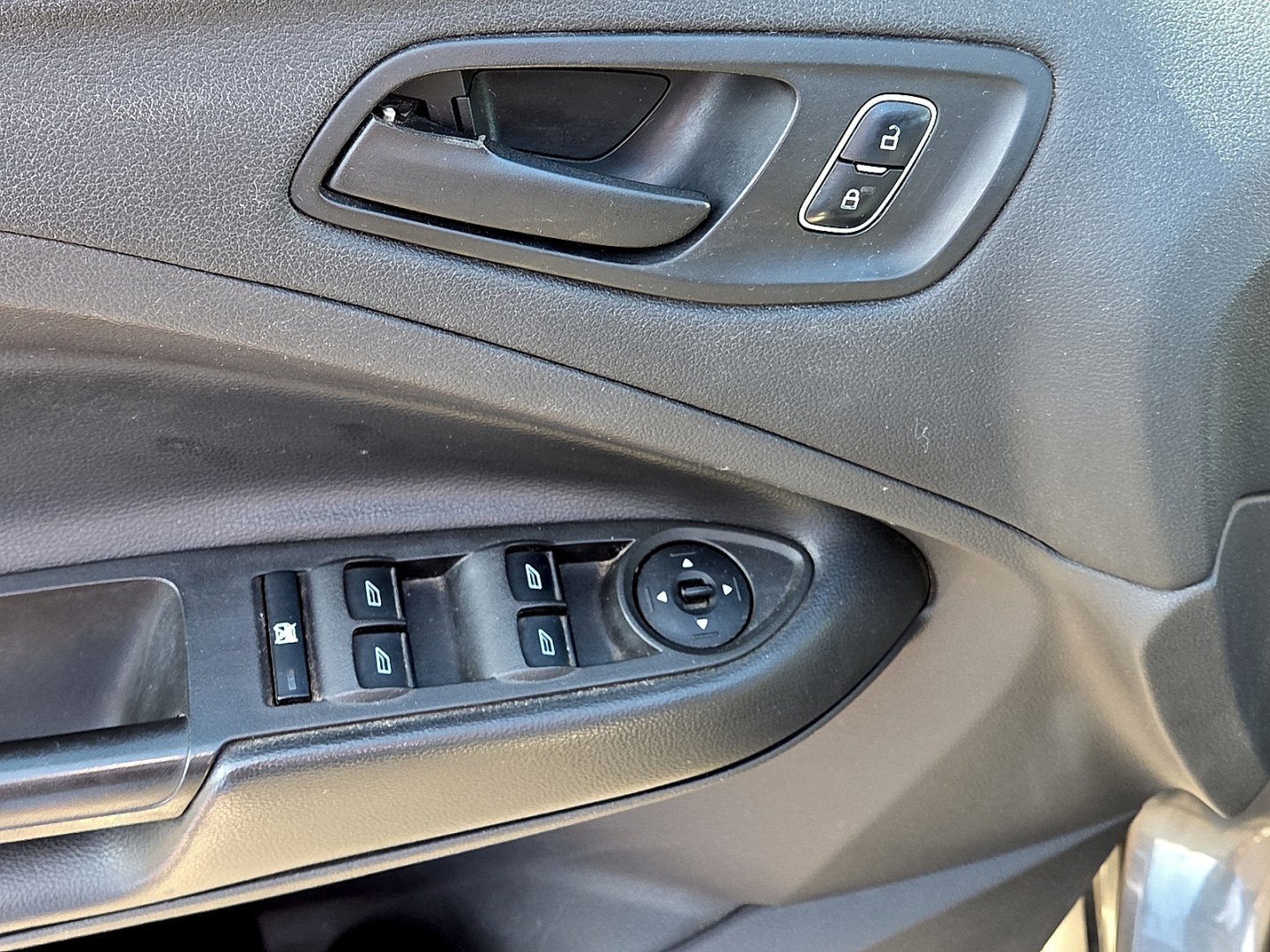 2018 Magnetic Metallic - J7 /Charcoal Black - 7B Ford Escape S (1FMCU0F77JU) with an Duratec 2.5L I-4 DOHC, iVCT variable valve control, regular gasoline, engine with 168HP engine, located at 4711 Ave Q, Lubbock, TX, 79412, (806) 687-2362, 33.551304, -101.855293- Photo#17