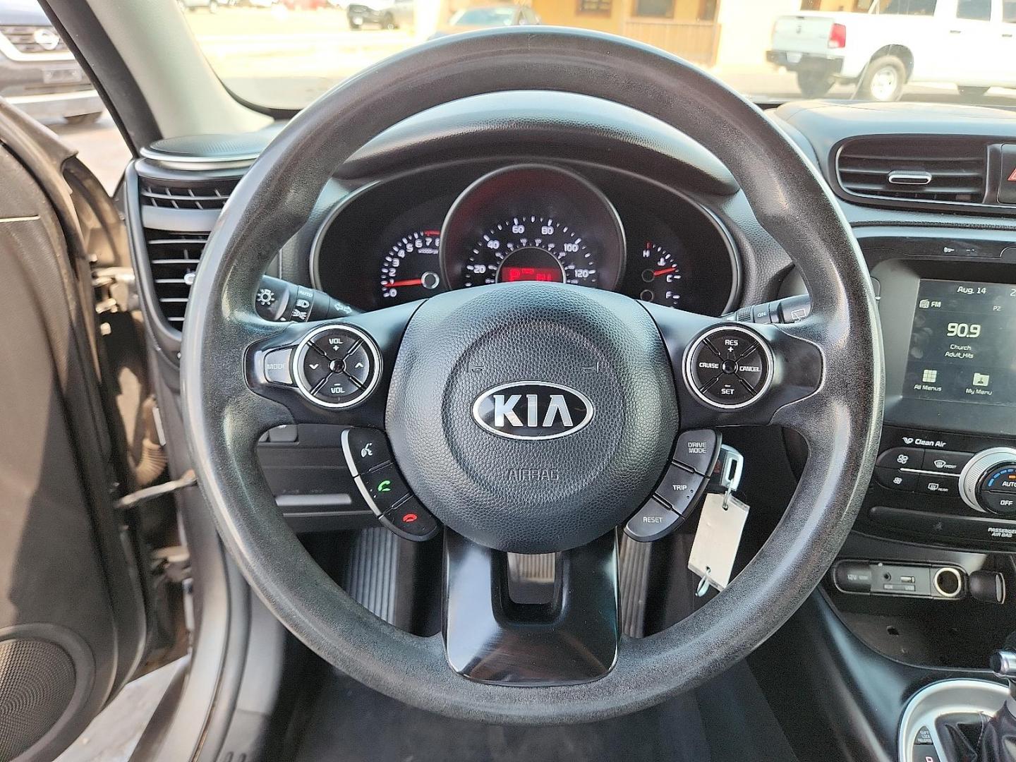 2019 GRAY Kia Soul + (KNDJP3A56K7) with an 2L I-4 gasoline direct injection, DOHC, D-CVVT variable valve control, regular unleaded, engine with 161HP engine, located at 4711 Ave Q, Lubbock, TX, 79412, (806) 687-2362, 33.551304, -101.855293 - Photo#15