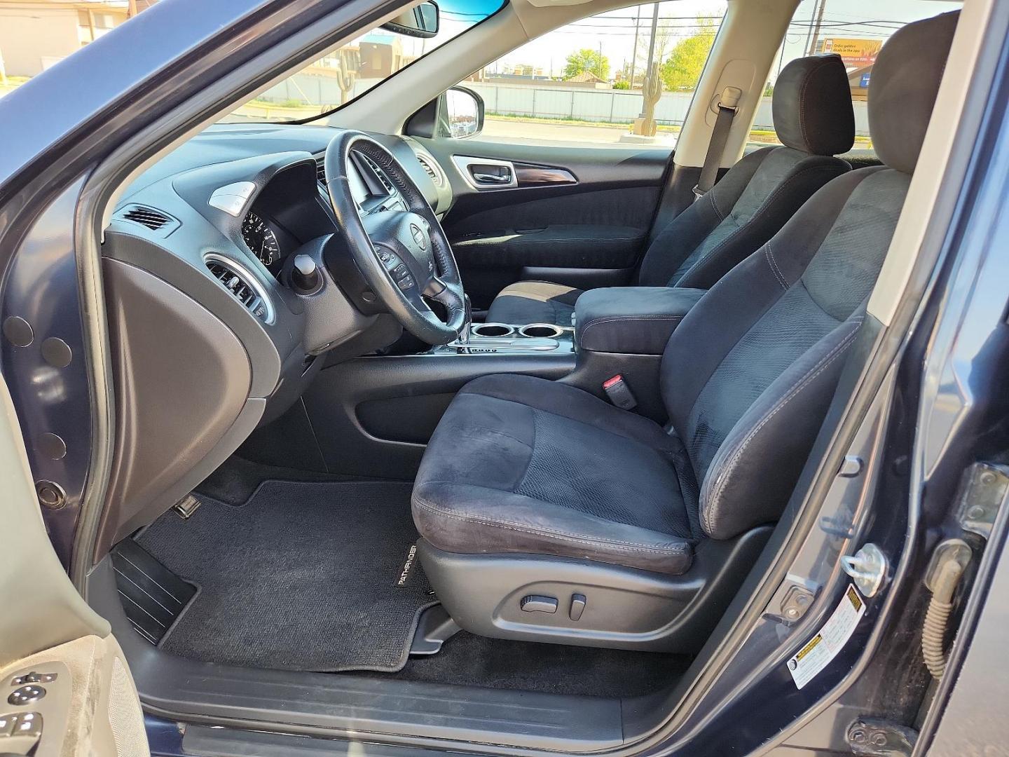 2016 Arctic Blue Metallic - RBG /Charcoal - G Nissan Pathfinder SV (5N1AR2MNXGC) with an Engine: 3.5L V6 engine, located at 4711 Ave Q, Lubbock, TX, 79412, (806) 687-2362, 33.551304, -101.855293 - Photo#11