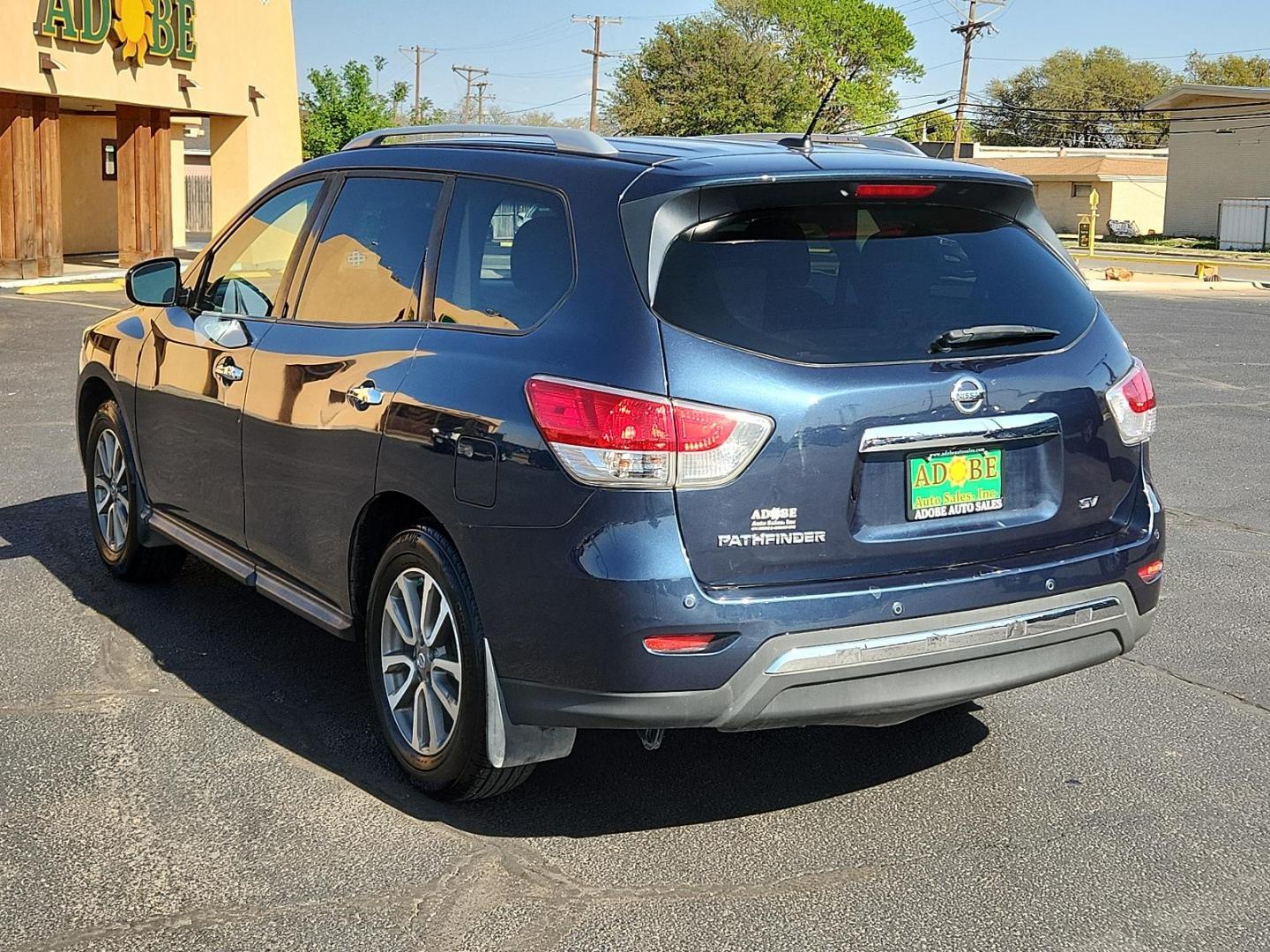 2016 Arctic Blue Metallic - RBG /Charcoal - G Nissan Pathfinder SV (5N1AR2MNXGC) with an Engine: 3.5L V6 engine, located at 4711 Ave Q, Lubbock, TX, 79412, (806) 687-2362, 33.551304, -101.855293 - Photo#2