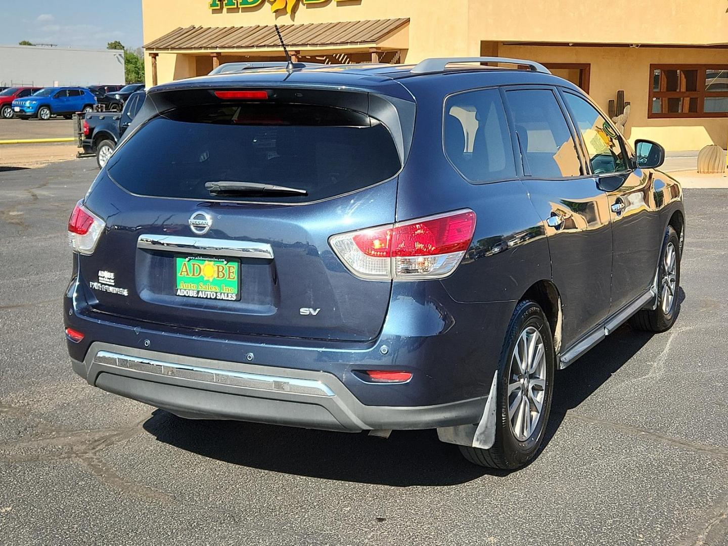 2016 Arctic Blue Metallic - RBG /Charcoal - G Nissan Pathfinder SV (5N1AR2MNXGC) with an Engine: 3.5L V6 engine, located at 4711 Ave Q, Lubbock, TX, 79412, (806) 687-2362, 33.551304, -101.855293 - Photo#3