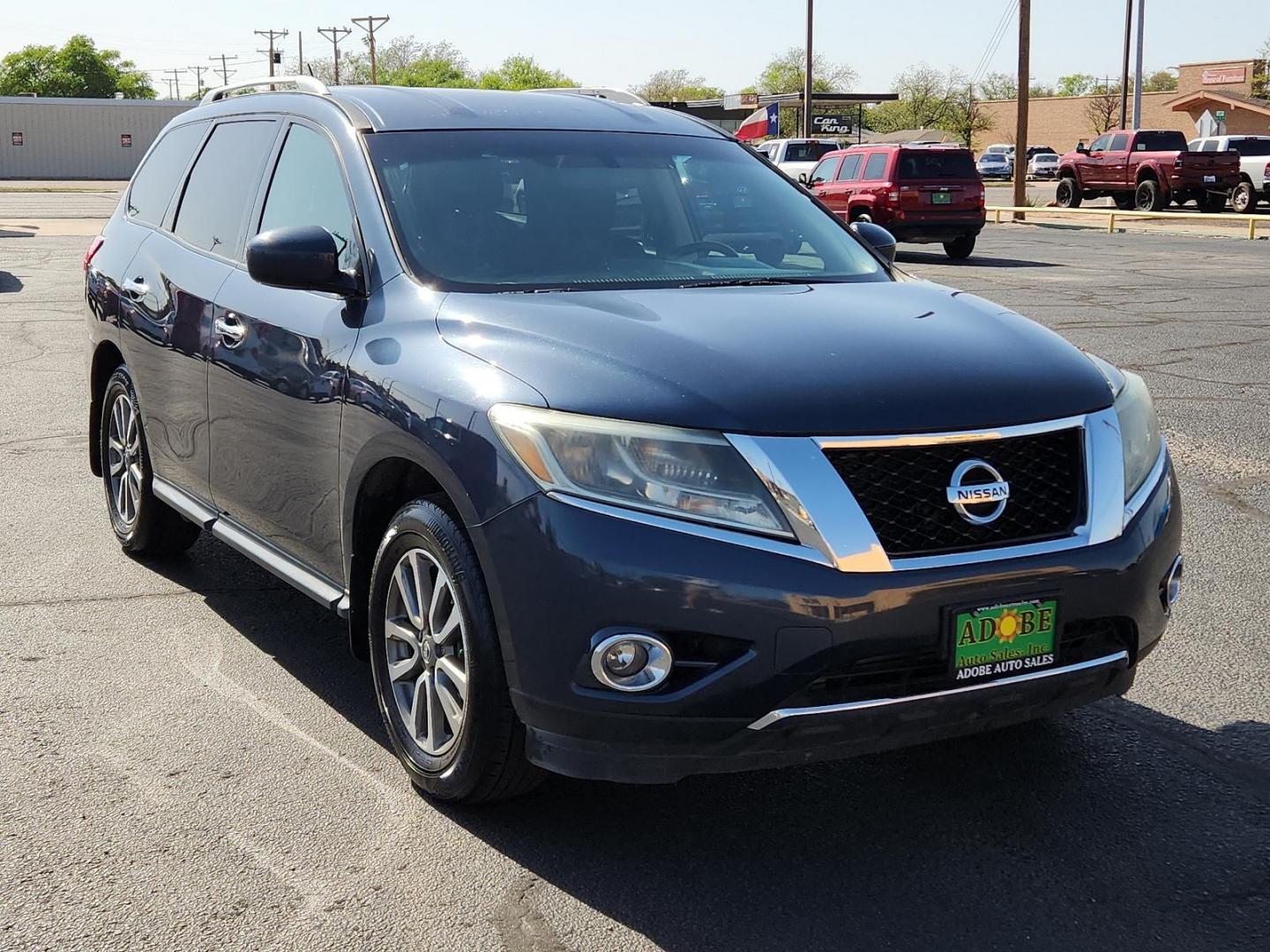 2016 Arctic Blue Metallic - RBG /Charcoal - G Nissan Pathfinder SV (5N1AR2MNXGC) with an Engine: 3.5L V6 engine, located at 4711 Ave Q, Lubbock, TX, 79412, (806) 687-2362, 33.551304, -101.855293 - Photo#5