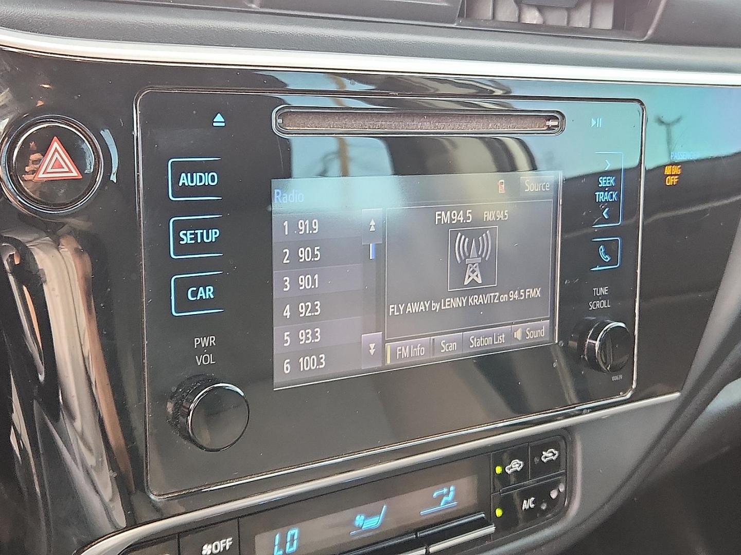 2019 WHITE Toyota Corolla LE (2T1BURHE5KC) with an 1.8L I-4 DOHC, VVT-i variable valve control, regular unleaded, engine with 132HP engine, located at 4711 Ave Q, Lubbock, TX, 79412, (806) 687-2362, 33.551304, -101.855293 - Photo#12