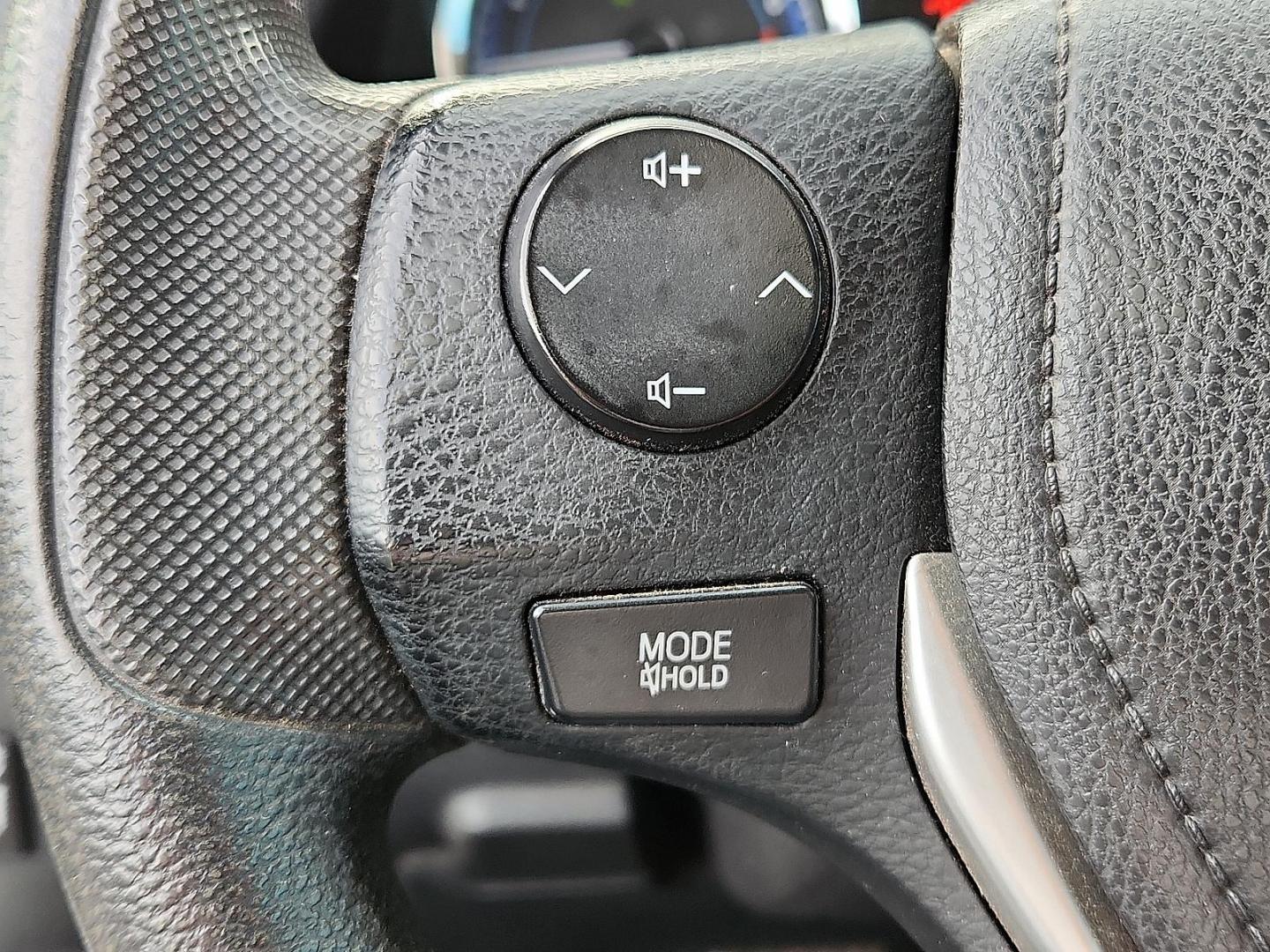 2019 WHITE Toyota Corolla LE (2T1BURHE5KC) with an 1.8L I-4 DOHC, VVT-i variable valve control, regular unleaded, engine with 132HP engine, located at 4711 Ave Q, Lubbock, TX, 79412, (806) 687-2362, 33.551304, -101.855293 - Photo#18