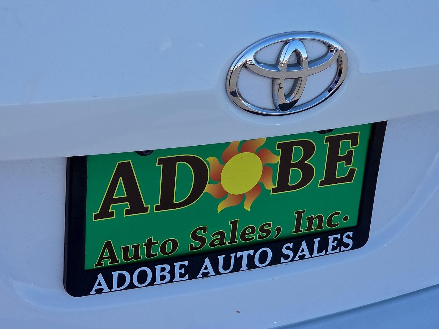 2019 Super White - 040 /Black - 21 Toyota Corolla LE (2T1BURHE5KC) with an 1.8L I-4 DOHC, VVT-i variable valve control, regular gasoline, engine with 132HP engine, located at 4711 Ave Q, Lubbock, TX, 79412, (806) 687-2362, 33.551304, -101.855293- Photo#15