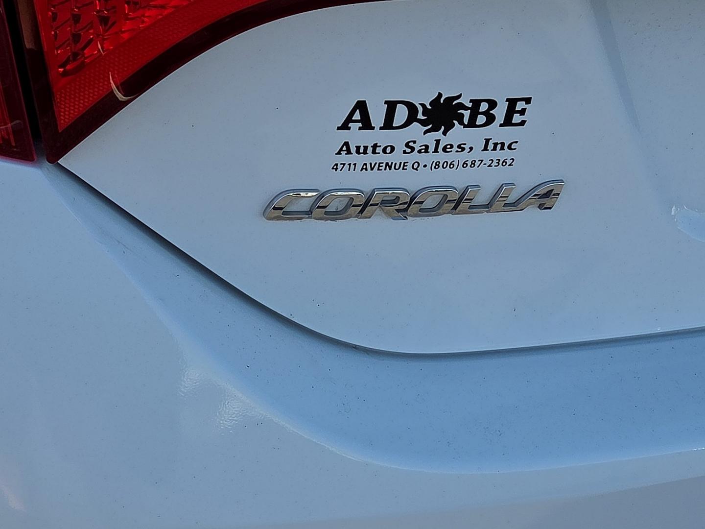 2019 Super White - 040 /Black - 21 Toyota Corolla LE (2T1BURHE5KC) with an 1.8L I-4 DOHC, VVT-i variable valve control, regular gasoline, engine with 132HP engine, located at 4711 Ave Q, Lubbock, TX, 79412, (806) 687-2362, 33.551304, -101.855293- Photo#18