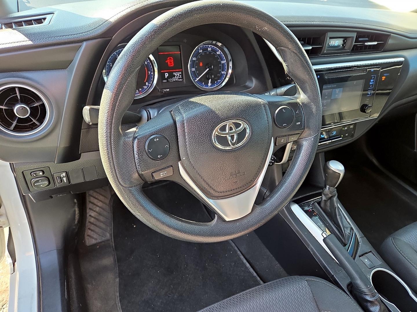 2019 Super White - 040 /Black - 21 Toyota Corolla LE (2T1BURHE5KC) with an 1.8L I-4 DOHC, VVT-i variable valve control, regular gasoline, engine with 132HP engine, located at 4711 Ave Q, Lubbock, TX, 79412, (806) 687-2362, 33.551304, -101.855293- Photo#21