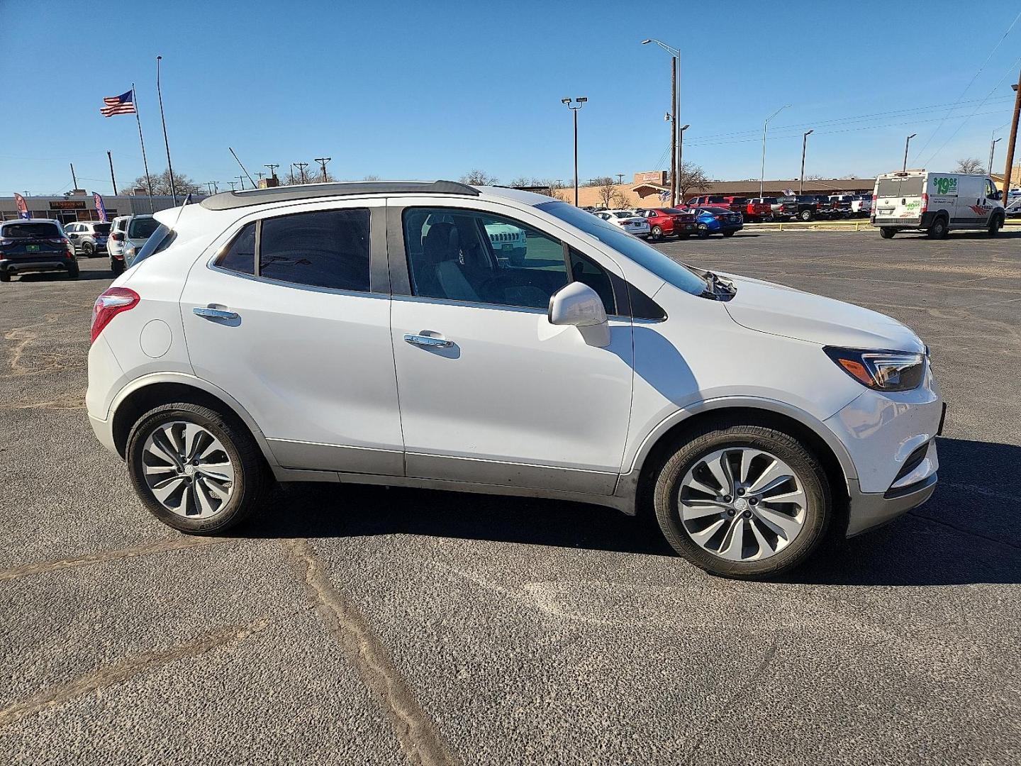 2020 WHITE Buick Encore FWD Preferred (KL4CJASB9LB) with an ECOTEC 1.4L I-4 DOHC, variable valve control, intercooled turbo, regular unleaded, engine with 138HP engine, located at 4711 Ave Q, Lubbock, TX, 79412, (806) 687-2362, 33.551304, -101.855293 - Photo#4