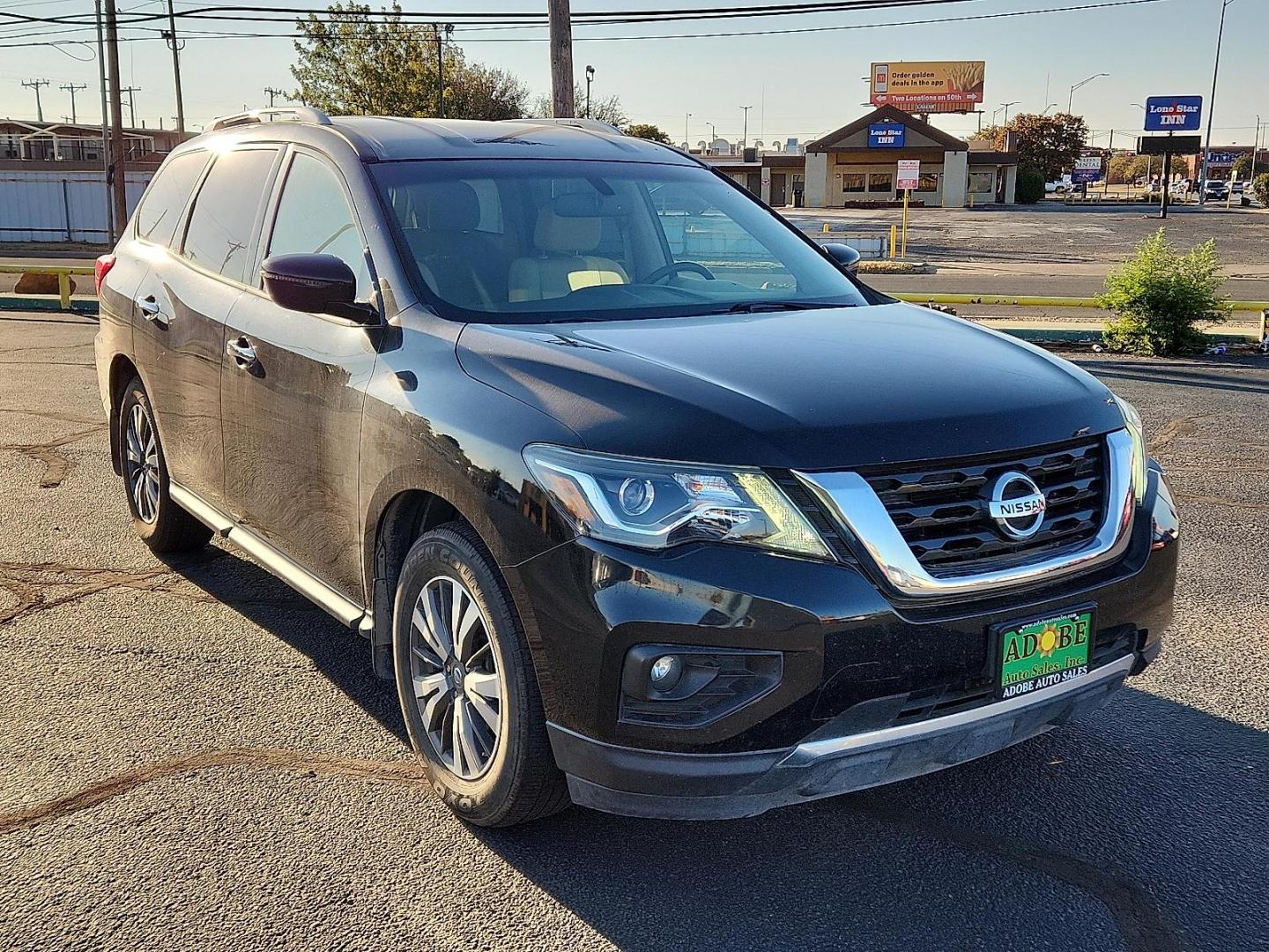 2017 Magnetic Black Metallic Nissan Pathfinder SV (5N1DR2MN5HC) with an 3.5L V-6 gasoline direct injection, DOHC, variable valve control, regular unleaded, engine with 284HP engine, located at 4711 Ave Q, Lubbock, TX, 79412, (806) 687-2362, 33.551304, -101.855293 - Photo#5