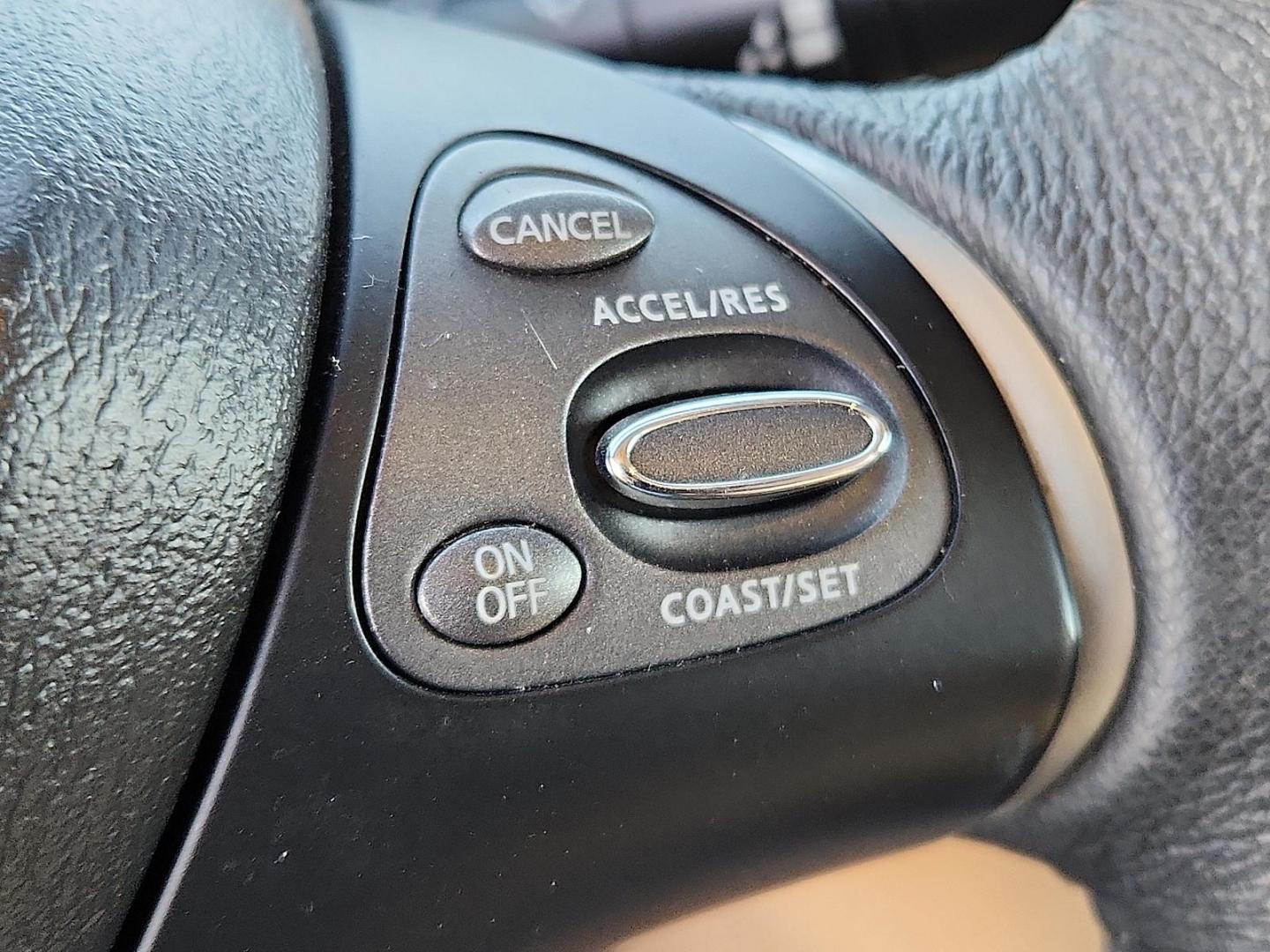 2017 Magnetic Black Metallic Nissan Pathfinder SV (5N1DR2MN5HC) with an 3.5L V-6 gasoline direct injection, DOHC, variable valve control, regular unleaded, engine with 284HP engine, located at 4711 Ave Q, Lubbock, TX, 79412, (806) 687-2362, 33.551304, -101.855293 - Photo#21