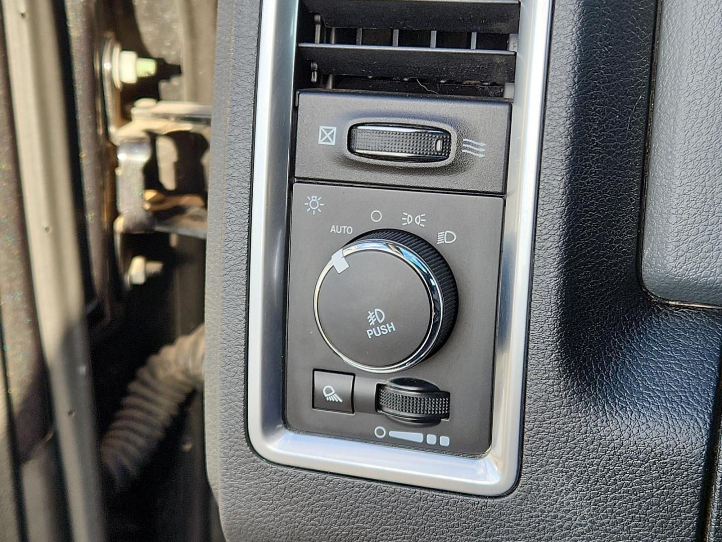 2018 BLACK Ram 1500 Lone Star Silver (1C6RR7LT1JS) with an ENGINE: 5.7L V8 HEMI MDS VVT engine, located at 4711 Ave Q, Lubbock, TX, 79412, (806) 687-2362, 33.551304, -101.855293 - Photo#19