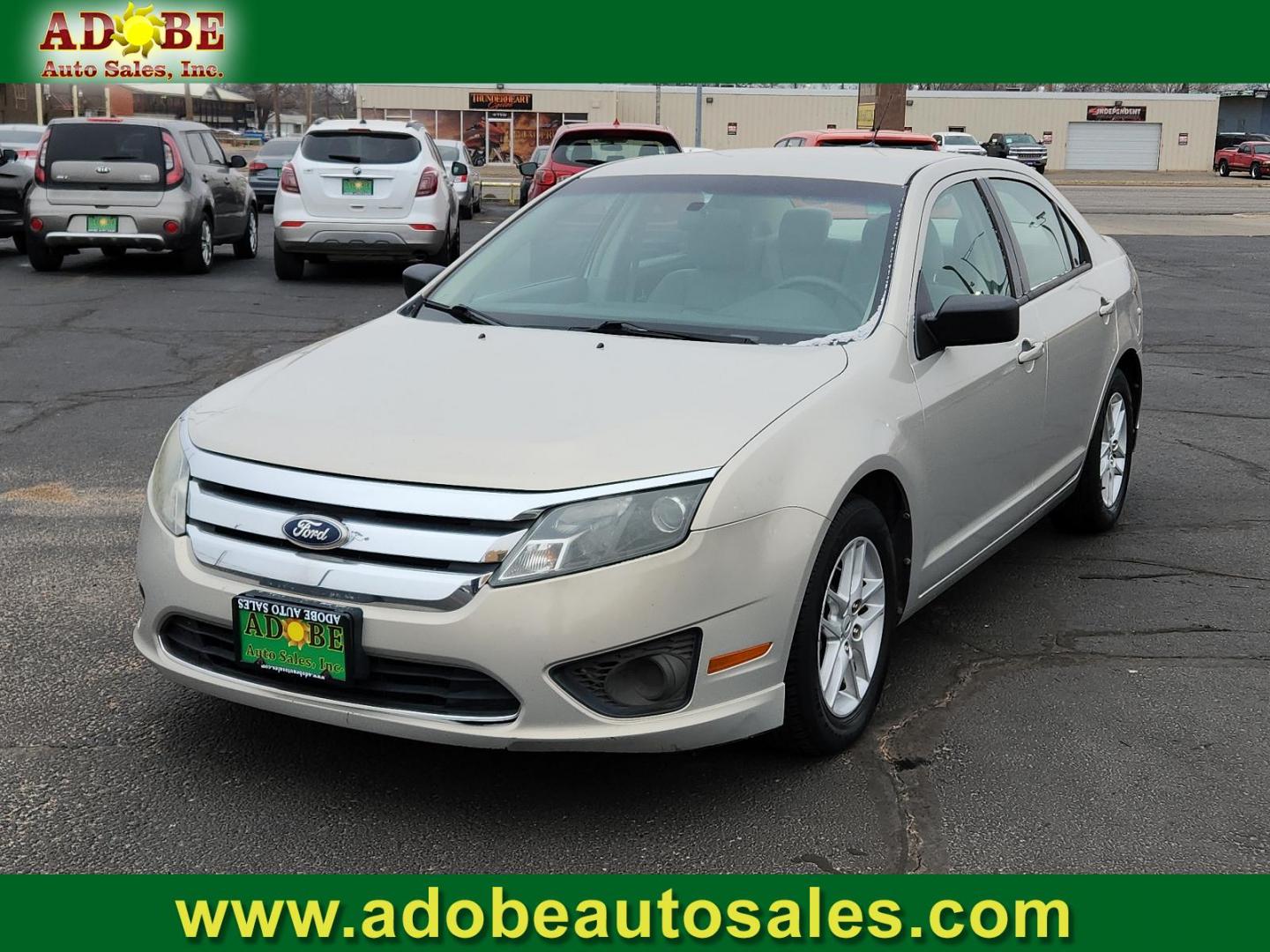 2010 WHITE Ford Fusion S (3FAHP0GA5AR) with an 2.5L 16V I4 DURATEC ENGINE engine, located at 4711 Ave Q, Lubbock, TX, 79412, (806) 687-2362, 33.551304, -101.855293 - Photo#0
