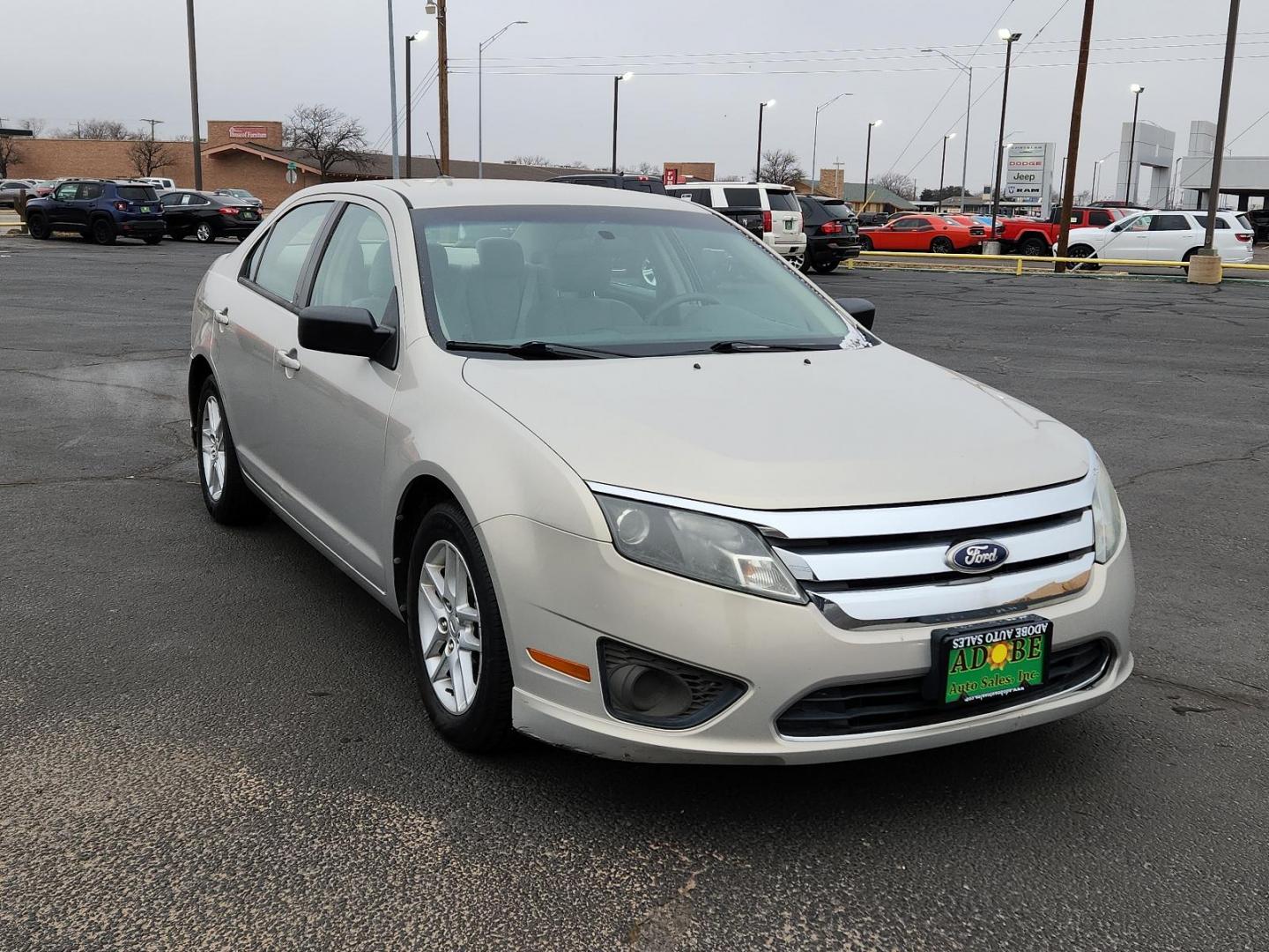 2010 WHITE Ford Fusion S (3FAHP0GA5AR) with an 2.5L 16V I4 DURATEC ENGINE engine, located at 4711 Ave Q, Lubbock, TX, 79412, (806) 687-2362, 33.551304, -101.855293 - Photo#5