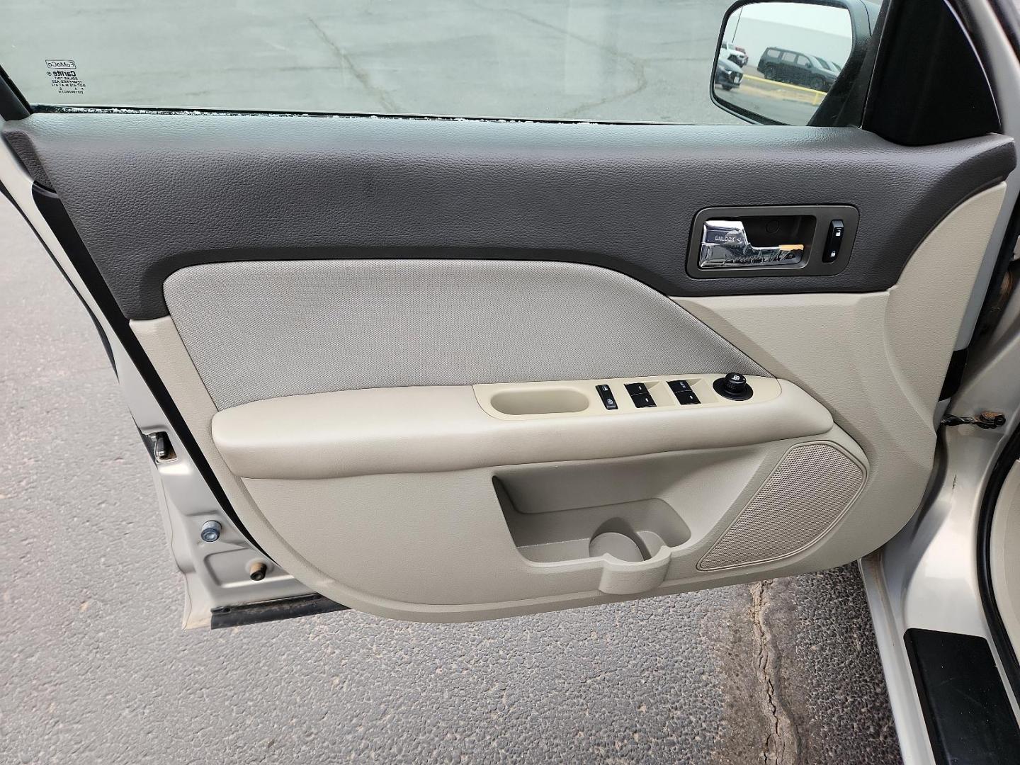 2010 WHITE Ford Fusion S (3FAHP0GA5AR) with an 2.5L 16V I4 DURATEC ENGINE engine, located at 4711 Ave Q, Lubbock, TX, 79412, (806) 687-2362, 33.551304, -101.855293 - Photo#10
