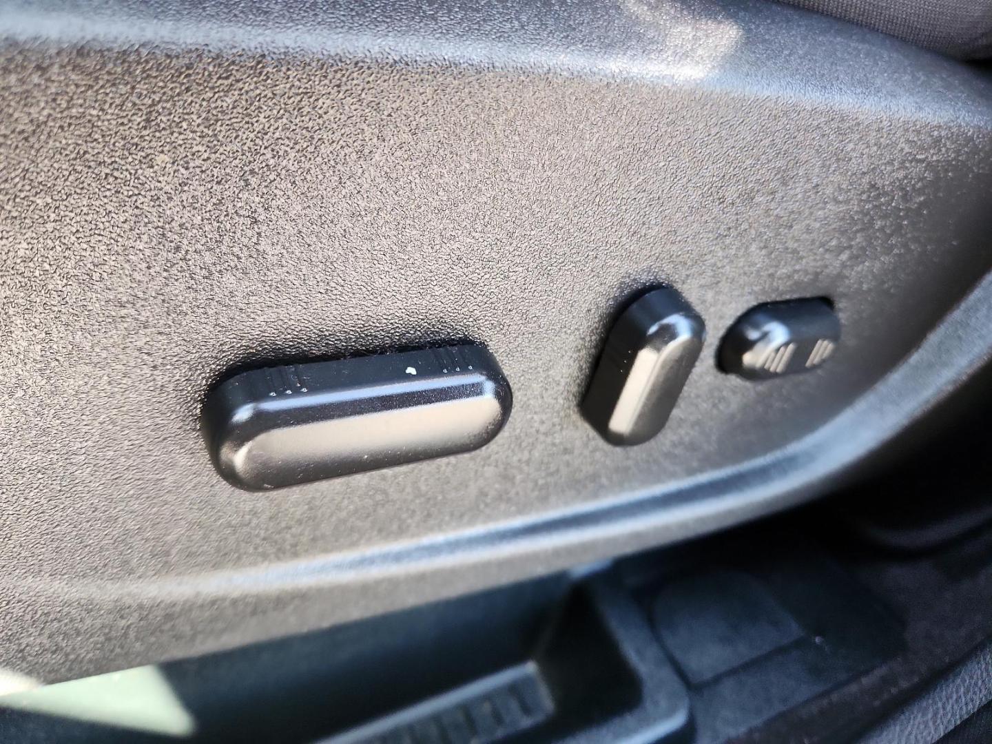 2018 BLACK Ford Escape SE (1FMCU0GD8JU) with an ENGINE: 1.5L ECOBOOST engine, located at 4711 Ave Q, Lubbock, TX, 79412, (806) 687-2362, 33.551304, -101.855293 - Photo#11