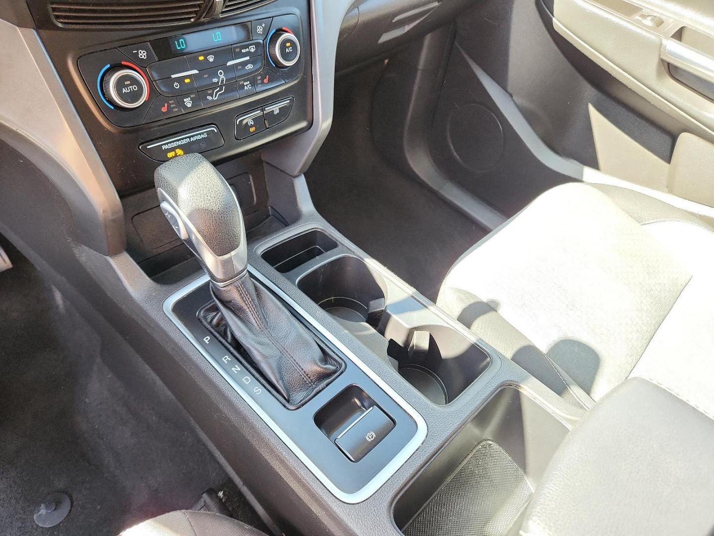 2018 BLACK Ford Escape SE (1FMCU0GD8JU) with an ENGINE: 1.5L ECOBOOST engine, located at 4711 Ave Q, Lubbock, TX, 79412, (806) 687-2362, 33.551304, -101.855293 - Photo#19