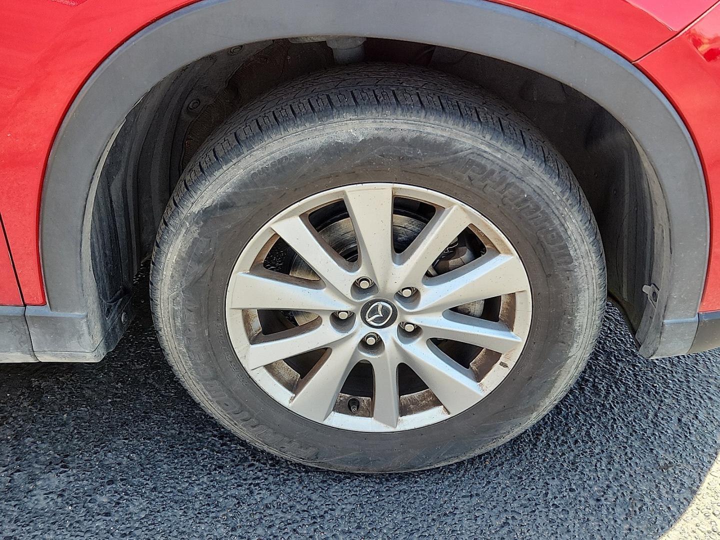 2016 RED /Black - KC3 Mazda CX-5 Sport (JM3KE2BY4G0) with an SKYACTIV-G 2.5L I-4 gasoline direct injection, DOHC, variable valve control, regular unleaded, engine with 184HP engine, located at 4711 Ave Q, Lubbock, TX, 79412, (806) 687-2362, 33.551304, -101.855293- Photo#6