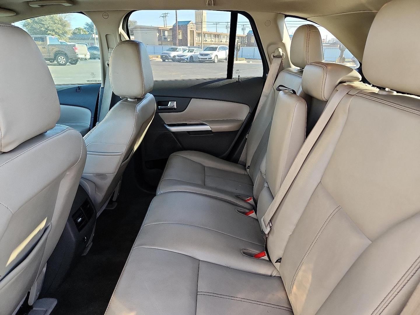 2014 WHITE Ford Edge SEL (2FMDK4JC4EB) with an 3.5L V-6 DOHC, variable valve control, regular unleaded, engine with 285HP engine, located at 4711 Ave Q, Lubbock, TX, 79412, (806) 687-2362, 33.551304, -101.855293 - Photo#8