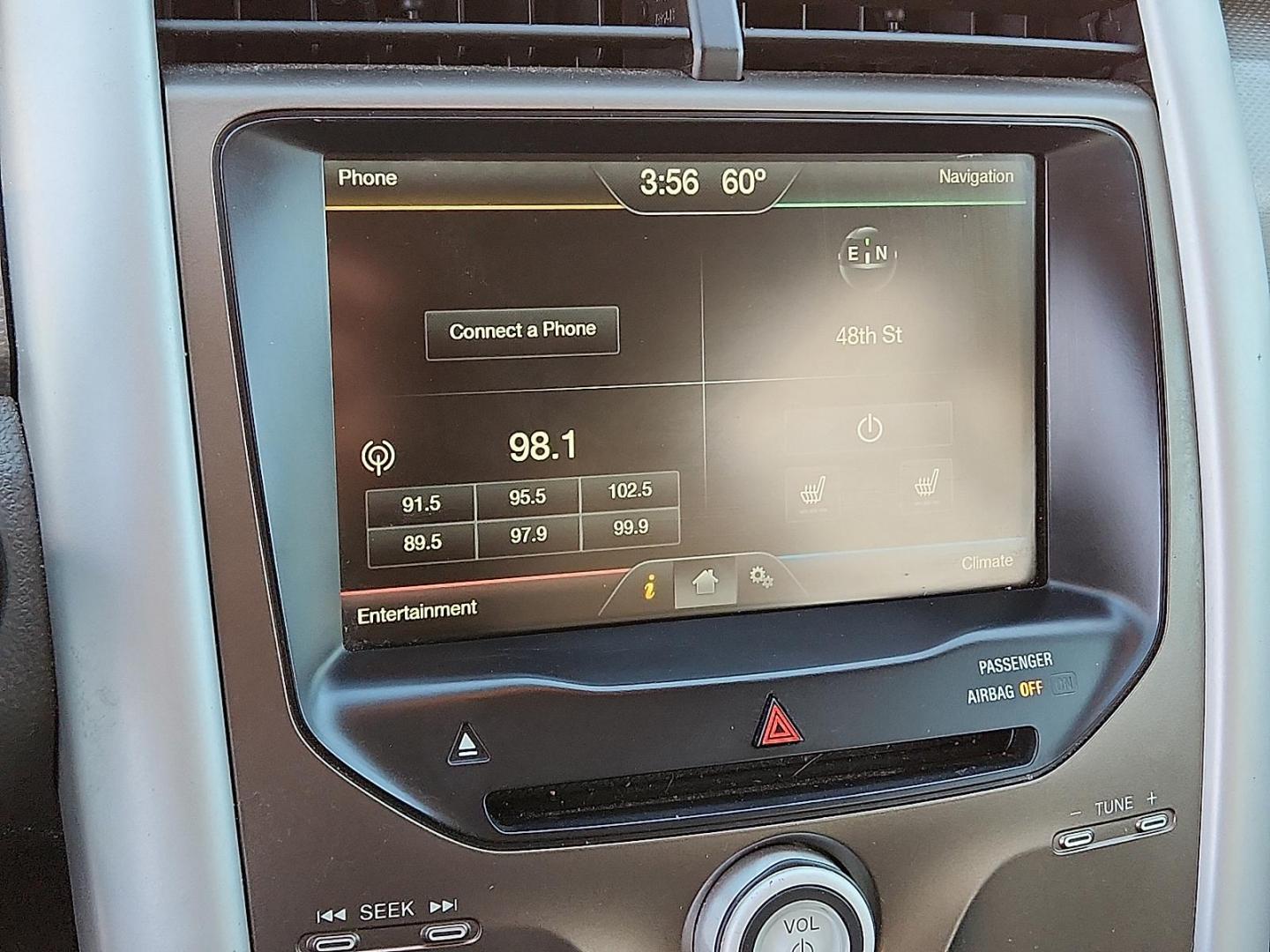 2014 WHITE Ford Edge SEL (2FMDK4JC4EB) with an 3.5L V-6 DOHC, variable valve control, regular unleaded, engine with 285HP engine, located at 4711 Ave Q, Lubbock, TX, 79412, (806) 687-2362, 33.551304, -101.855293 - Photo#15