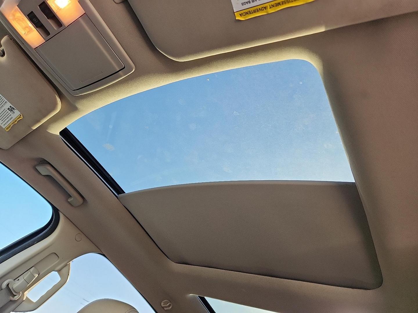 2014 WHITE Ford Edge SEL (2FMDK4JC4EB) with an 3.5L V-6 DOHC, variable valve control, regular unleaded, engine with 285HP engine, located at 4711 Ave Q, Lubbock, TX, 79412, (806) 687-2362, 33.551304, -101.855293 - Photo#19