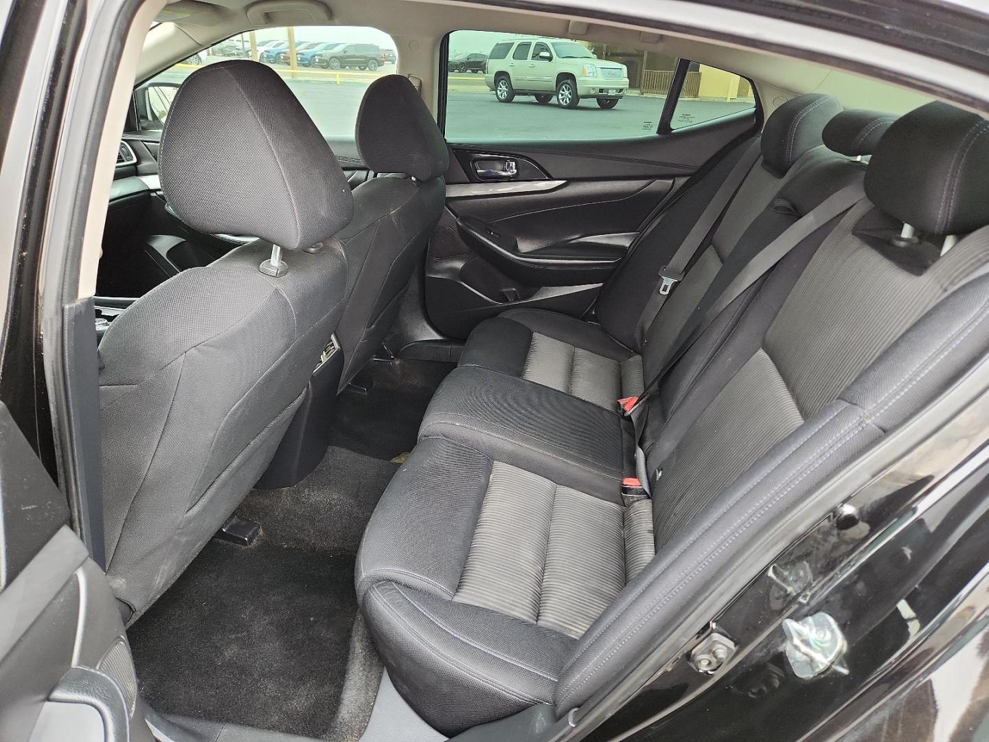 2017 BLACK Nissan Maxima S (1N4AA6AP5HC) with an Engine: 3.5L DOHC 24-Valve V6 engine, located at 4711 Ave Q, Lubbock, TX, 79412, (806) 687-2362, 33.551304, -101.855293 - Photo#8