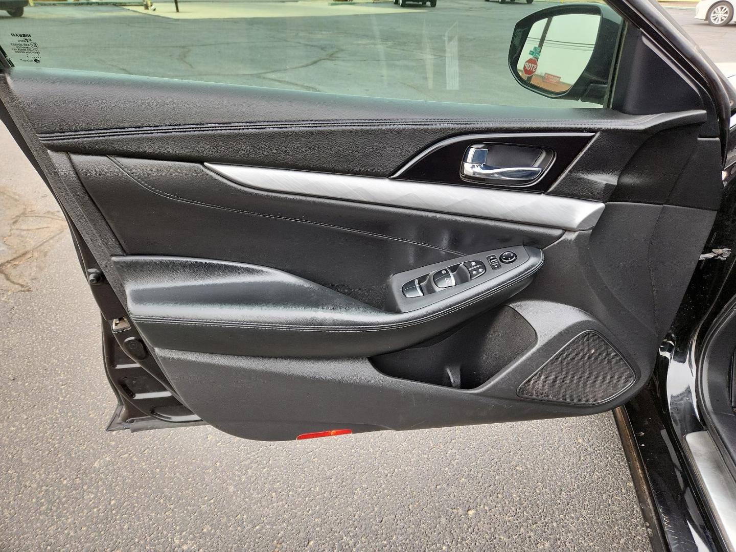 2017 BLACK Nissan Maxima S (1N4AA6AP5HC) with an Engine: 3.5L DOHC 24-Valve V6 engine, located at 4711 Ave Q, Lubbock, TX, 79412, (806) 687-2362, 33.551304, -101.855293 - Photo#10