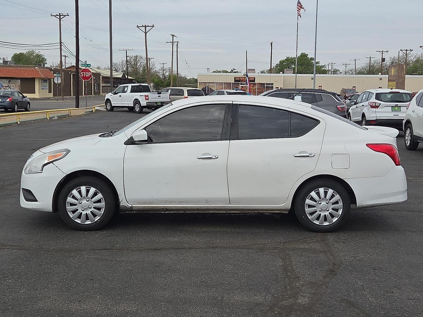 2017 Fresh Powder - QM1 /Charcoal - G Nissan Versa 1.6 S+ (3N1CN7AP7HL) with an 1.6L I-4 DOHC, variable valve control, regular unleaded, engine with 109HP engine, located at 4711 Ave Q, Lubbock, TX, 79412, (806) 687-2362, 33.551304, -101.855293 - Photo#1