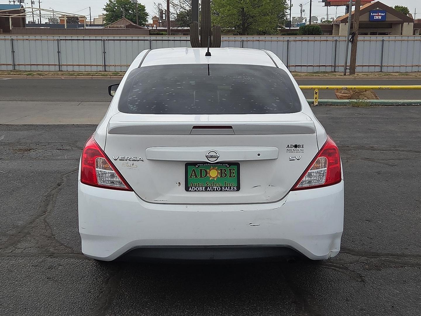 2017 Fresh Powder - QM1 /Charcoal - G Nissan Versa 1.6 S+ (3N1CN7AP7HL) with an 1.6L I-4 DOHC, variable valve control, regular unleaded, engine with 109HP engine, located at 4711 Ave Q, Lubbock, TX, 79412, (806) 687-2362, 33.551304, -101.855293 - Photo#3