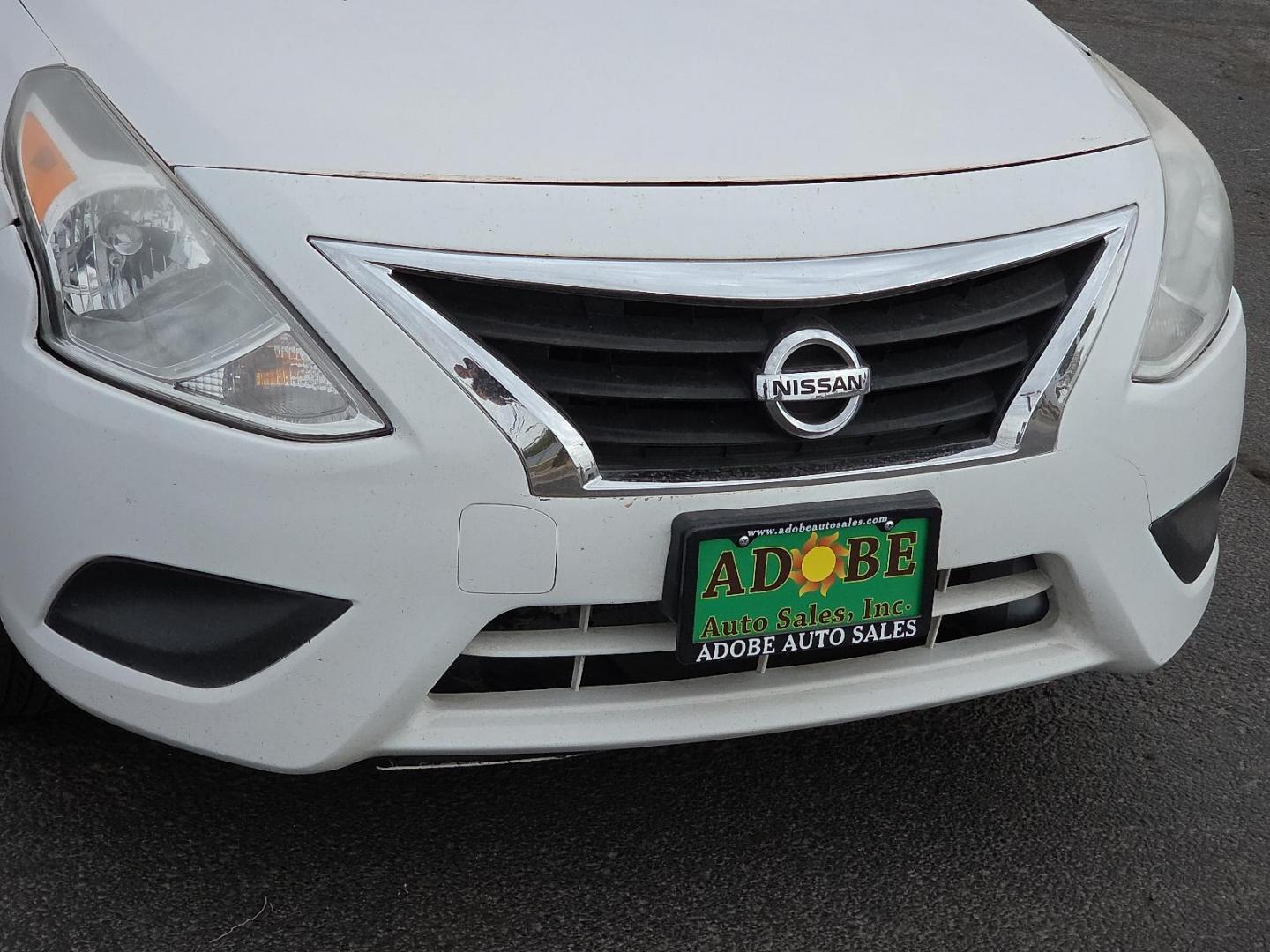 2017 Fresh Powder - QM1 /Charcoal - G Nissan Versa 1.6 S+ (3N1CN7AP7HL) with an 1.6L I-4 DOHC, variable valve control, regular unleaded, engine with 109HP engine, located at 4711 Ave Q, Lubbock, TX, 79412, (806) 687-2362, 33.551304, -101.855293 - Photo#8