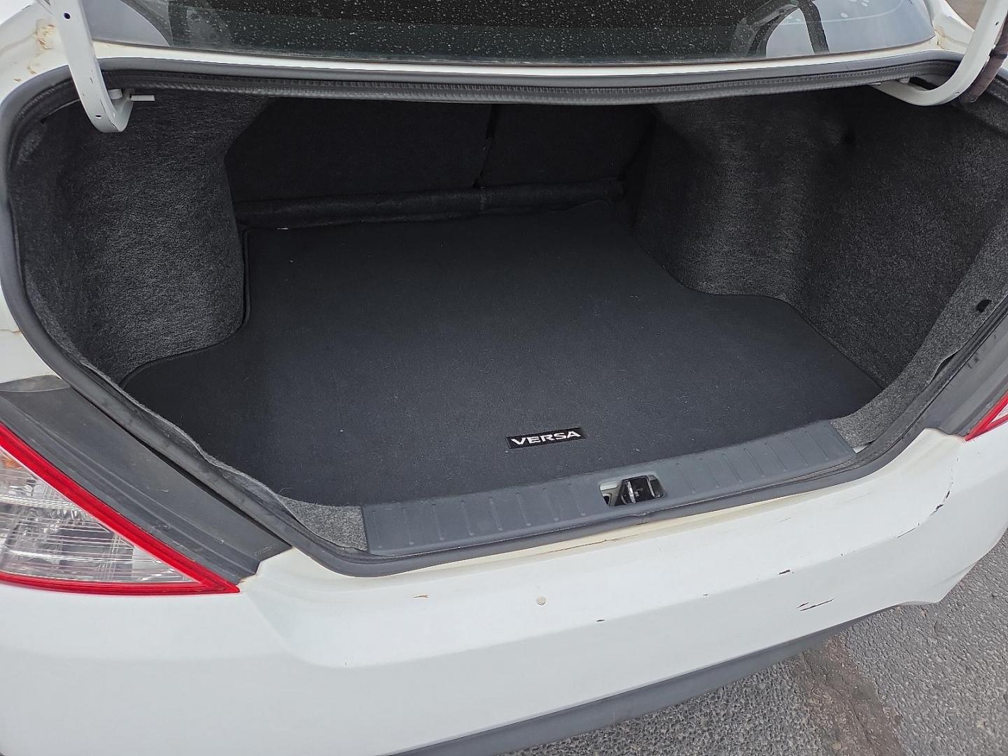 2017 Fresh Powder - QM1 /Charcoal - G Nissan Versa 1.6 S+ (3N1CN7AP7HL) with an 1.6L I-4 DOHC, variable valve control, regular unleaded, engine with 109HP engine, located at 4711 Ave Q, Lubbock, TX, 79412, (806) 687-2362, 33.551304, -101.855293 - Photo#16