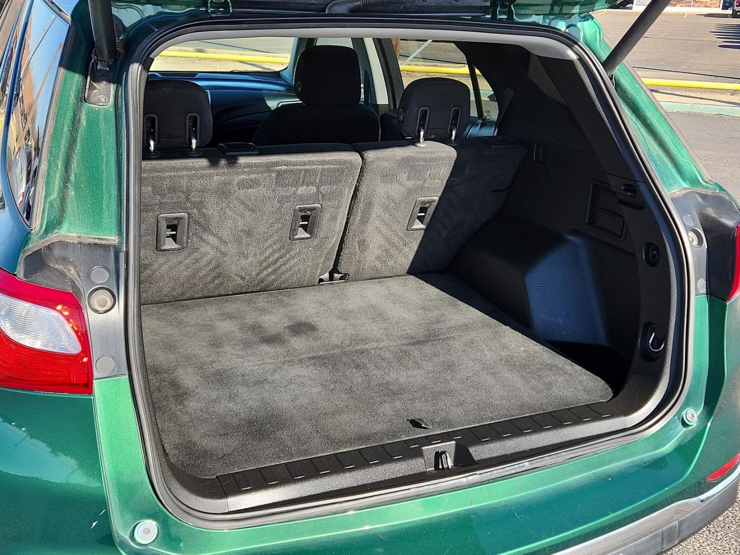 2019 Ivy Metallic Chevrolet Equinox LT (2GNAXKEV0K6) with an ENGINE, 1.5L TURBO DOHC 4-CYLINDER, SIDI, VVT engine, located at 4711 Ave Q, Lubbock, TX, 79412, (806) 687-2362, 33.551304, -101.855293 - Photo#7