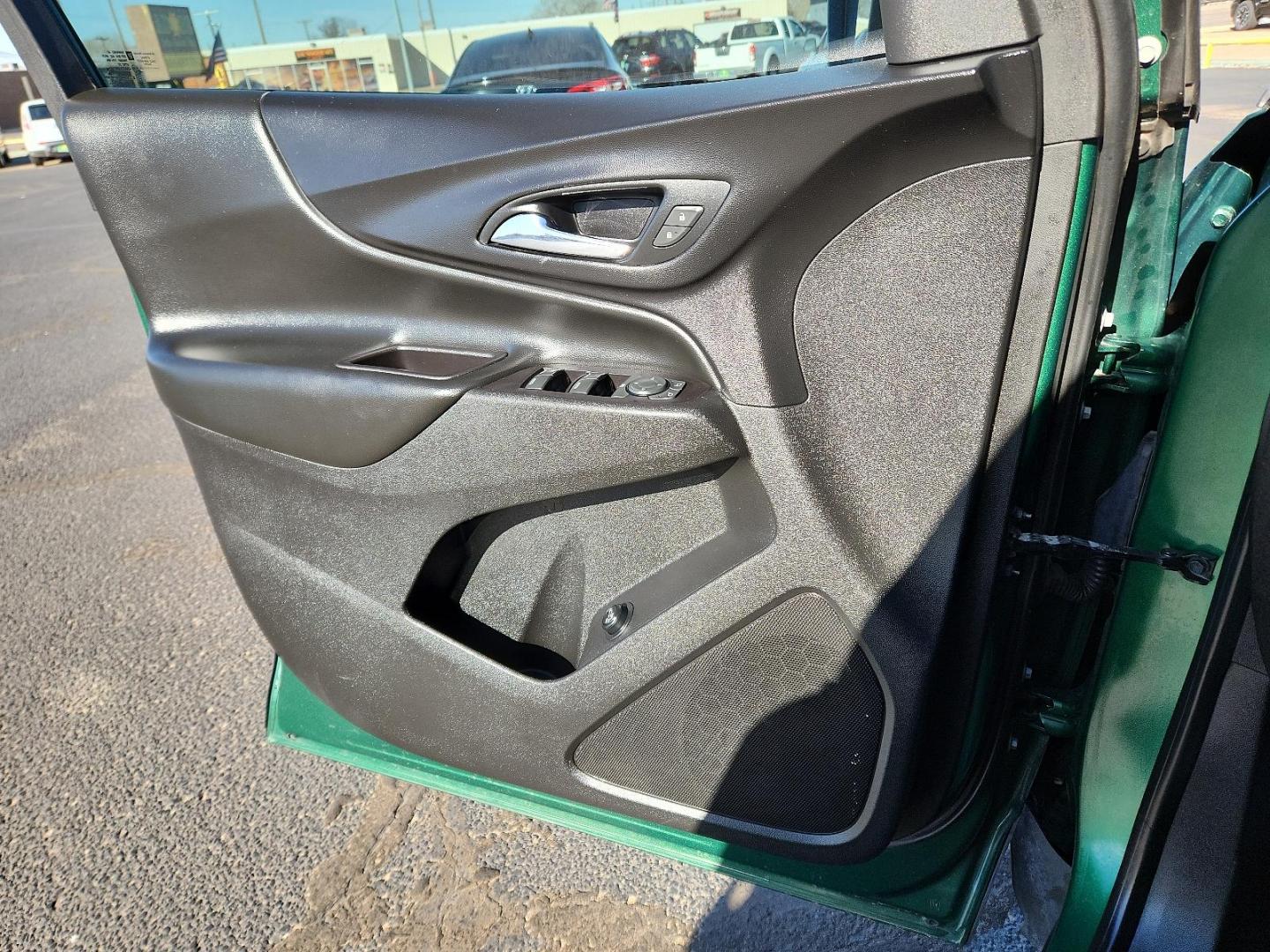 2019 Ivy Metallic Chevrolet Equinox LT (2GNAXKEV0K6) with an ENGINE, 1.5L TURBO DOHC 4-CYLINDER, SIDI, VVT engine, located at 4711 Ave Q, Lubbock, TX, 79412, (806) 687-2362, 33.551304, -101.855293 - Photo#12