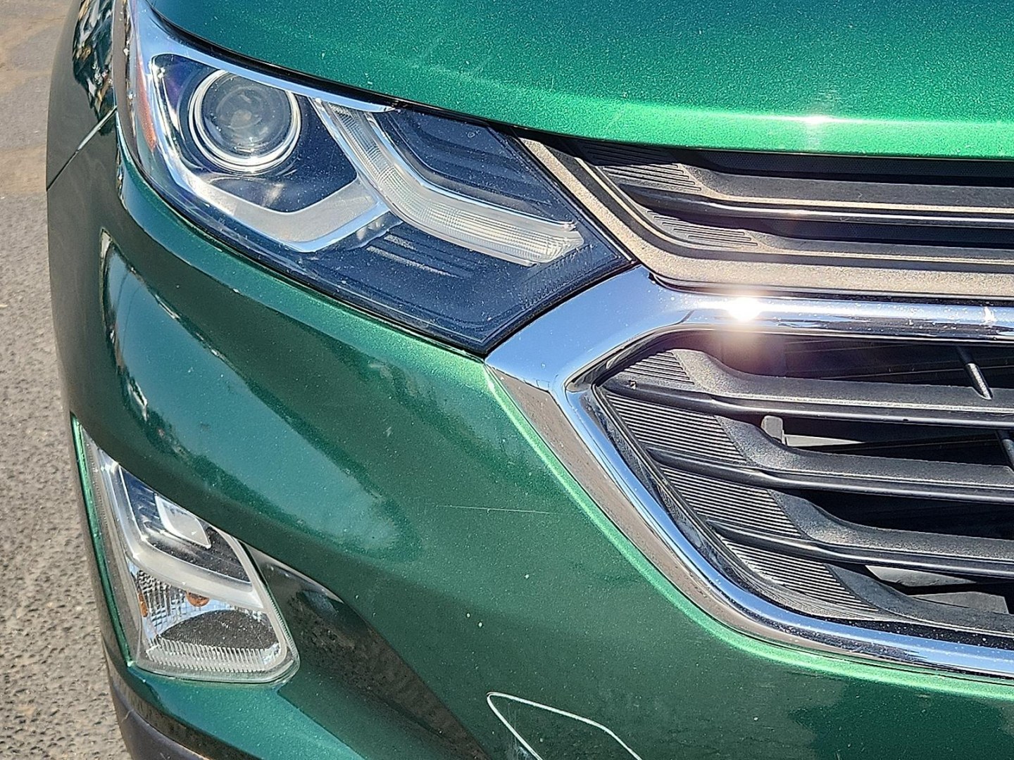 2019 GREEN /Jet Black - H1T Chevrolet Equinox LT (2GNAXKEV0K6) with an 1.5L I-4 gasoline direct injection, DOHC, VVT variable valve control, intercooled turbo, regular unleaded, engine with 170HP engine, located at 4711 Ave Q, Lubbock, TX, 79412, (806) 687-2362, 33.551304, -101.855293 - Photo#7