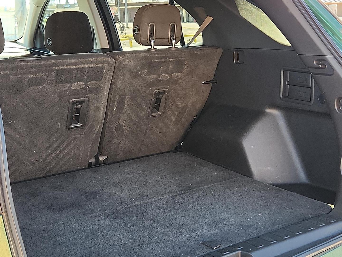 2019 GREEN /Jet Black - H1T Chevrolet Equinox LT (2GNAXKEV0K6) with an 1.5L I-4 gasoline direct injection, DOHC, VVT variable valve control, intercooled turbo, regular unleaded, engine with 170HP engine, located at 4711 Ave Q, Lubbock, TX, 79412, (806) 687-2362, 33.551304, -101.855293 - Photo#9