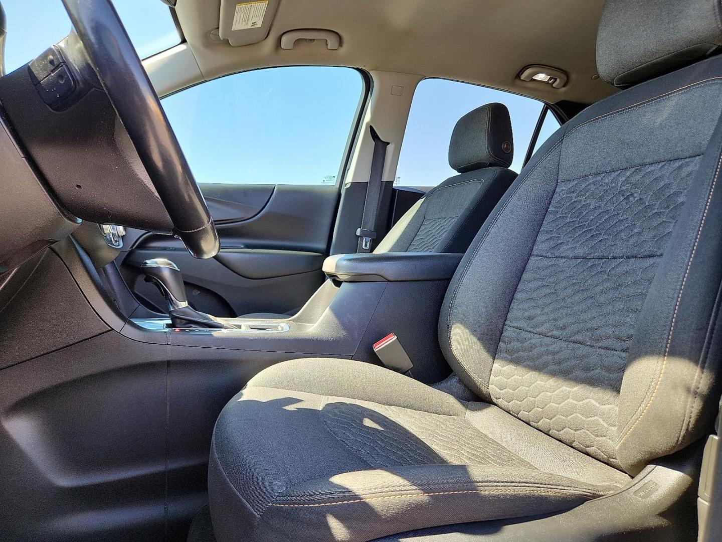 2019 GREEN /Jet Black - H1T Chevrolet Equinox LT (2GNAXKEV0K6) with an 1.5L I-4 gasoline direct injection, DOHC, VVT variable valve control, intercooled turbo, regular unleaded, engine with 170HP engine, located at 4711 Ave Q, Lubbock, TX, 79412, (806) 687-2362, 33.551304, -101.855293 - Photo#17