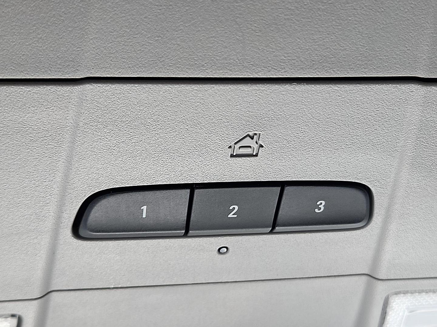 2019 GREEN /Jet Black - H1T Chevrolet Equinox LT (2GNAXKEV0K6) with an 1.5L I-4 gasoline direct injection, DOHC, VVT variable valve control, intercooled turbo, regular unleaded, engine with 170HP engine, located at 4711 Ave Q, Lubbock, TX, 79412, (806) 687-2362, 33.551304, -101.855293 - Photo#25