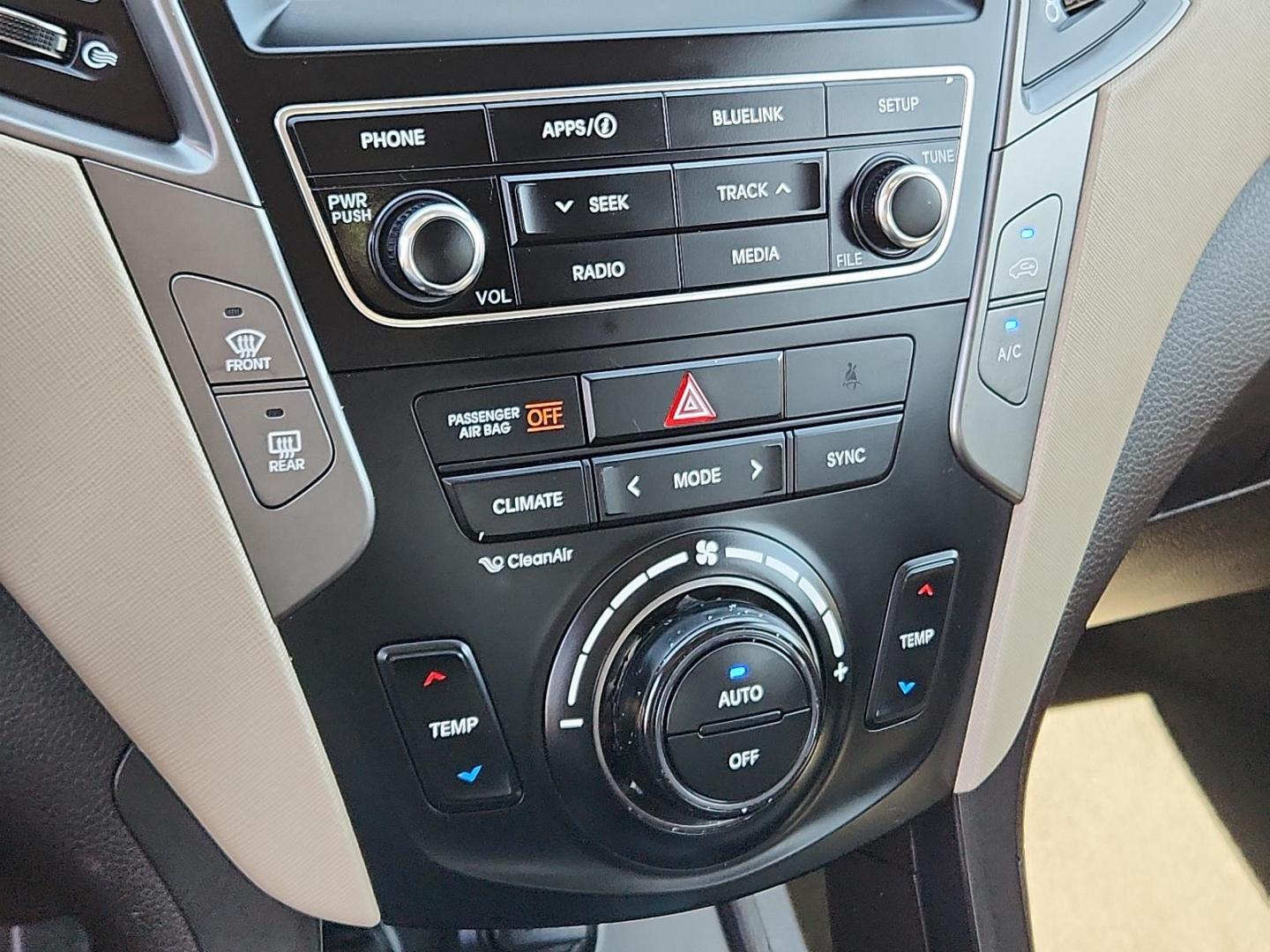2018 Twilight Black Hyundai Santa Fe Sport 2.0T (5XYZU4LA5JG) with an Engine: 2.0L Turbo-GDI DOHC 16-Valve I4 engine, located at 4711 Ave Q, Lubbock, TX, 79412, (806) 687-2362, 33.551304, -101.855293 - Photo#15