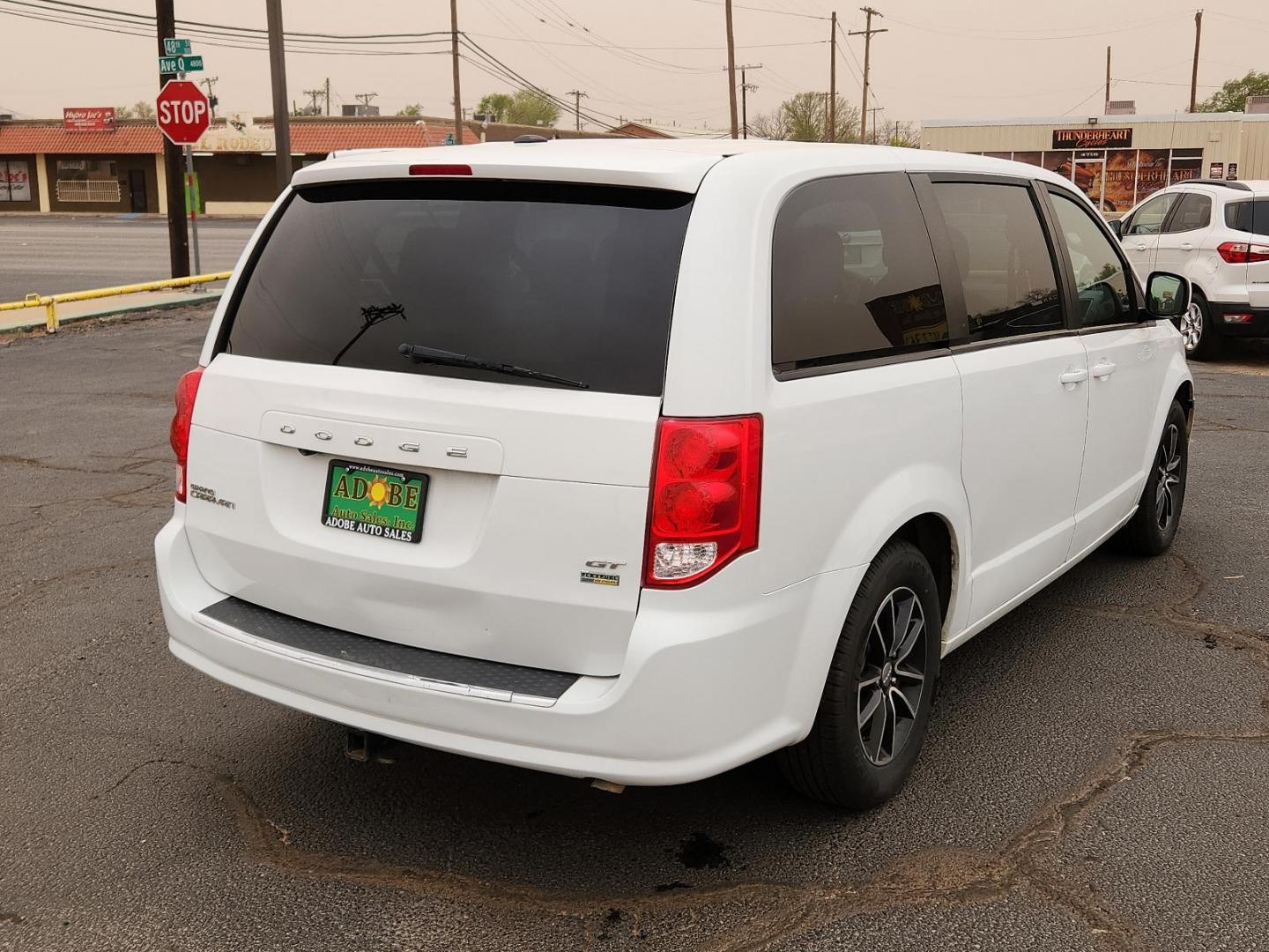 2019 White Knuckle Clearcoat Dodge Grand Caravan GT (2C4RDGEGXKR) with an ENGINE: 3.6L V6 24V VVT (FFV) engine, located at 4711 Ave Q, Lubbock, TX, 79412, (806) 687-2362, 33.551304, -101.855293 - Photo#3