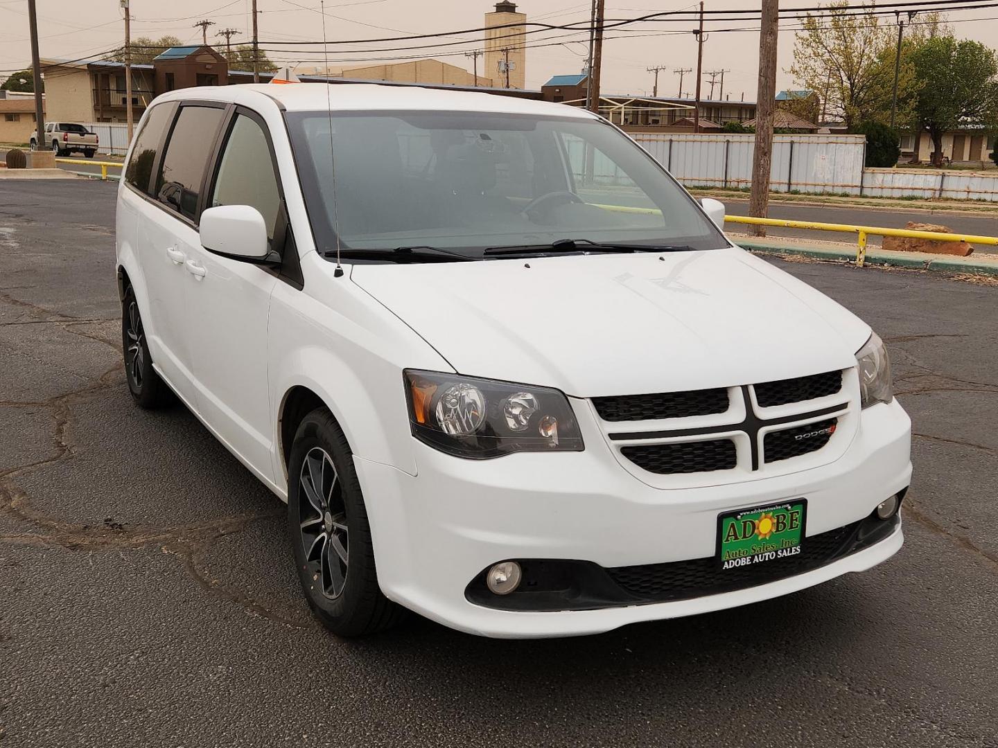 2019 White Knuckle Clearcoat Dodge Grand Caravan GT (2C4RDGEGXKR) with an ENGINE: 3.6L V6 24V VVT (FFV) engine, located at 4711 Ave Q, Lubbock, TX, 79412, (806) 687-2362, 33.551304, -101.855293 - Photo#5
