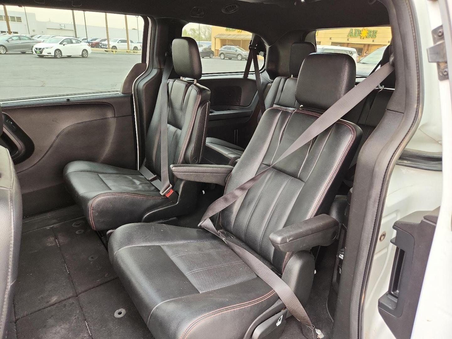 2019 White Knuckle Clearcoat Dodge Grand Caravan GT (2C4RDGEGXKR) with an ENGINE: 3.6L V6 24V VVT (FFV) engine, located at 4711 Ave Q, Lubbock, TX, 79412, (806) 687-2362, 33.551304, -101.855293 - Photo#8