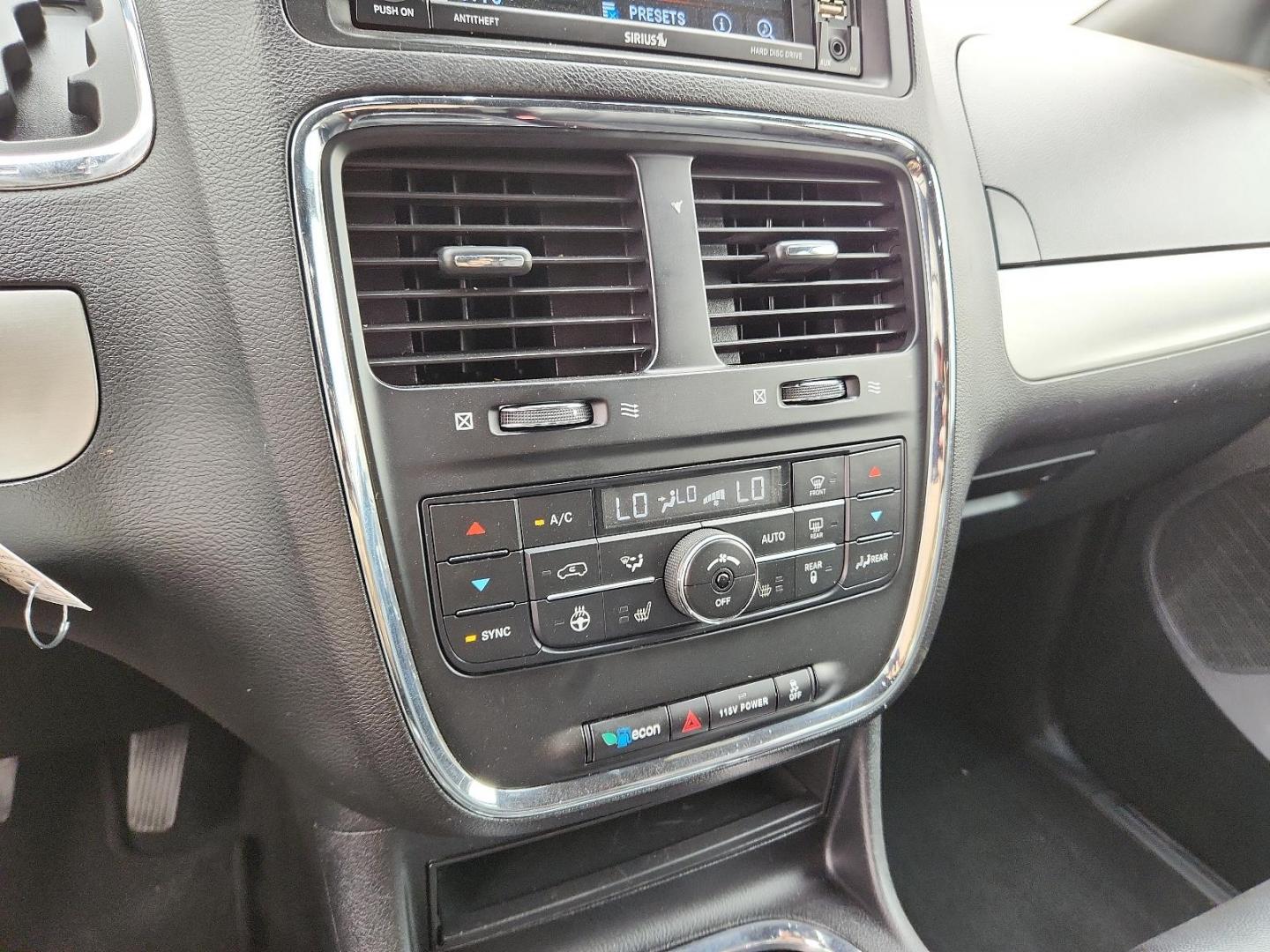 2019 White Knuckle Clearcoat Dodge Grand Caravan GT (2C4RDGEGXKR) with an ENGINE: 3.6L V6 24V VVT (FFV) engine, located at 4711 Ave Q, Lubbock, TX, 79412, (806) 687-2362, 33.551304, -101.855293 - Photo#15