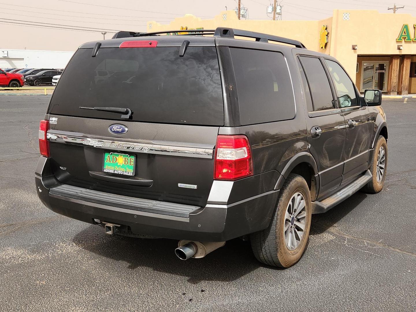 2017 Magnetic - J7 /Ebony - CH Ford Expedition XLT (1FMJU1HT9HE) with an ENGINE: 3.5L ECOBOOST V6 engine, located at 4711 Ave Q, Lubbock, TX, 79412, (806) 687-2362, 33.551304, -101.855293 - Photo#3