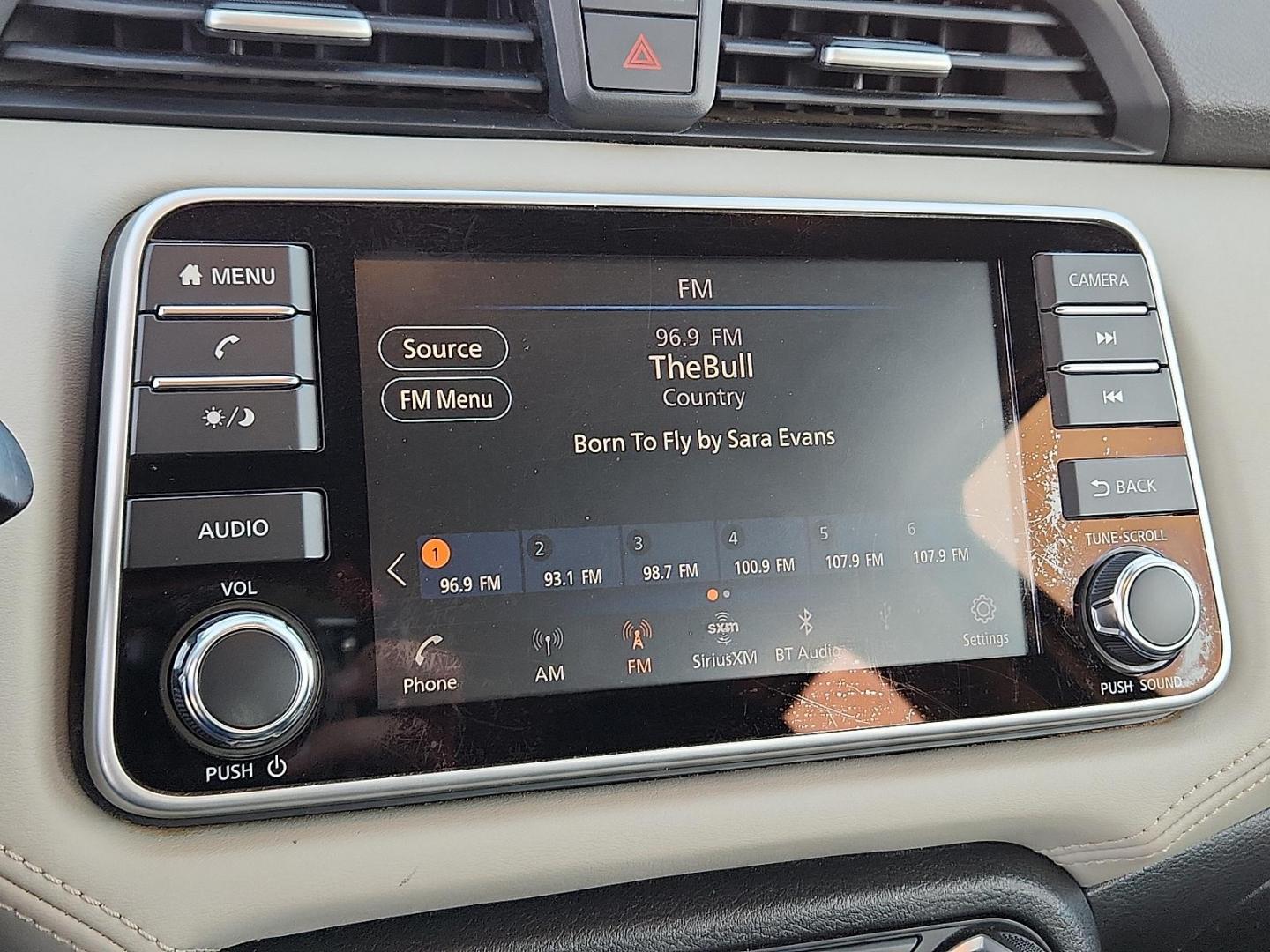 2020 WHITE Nissan Versa SV Xtronic CVT (3N1CN8EV9LL) with an 1.6L I-4 DOHC, variable valve control, regular unleaded, engine with 122HP engine, located at 4711 Ave Q, Lubbock, TX, 79412, (806) 687-2362, 33.551304, -101.855293 - Photo#13